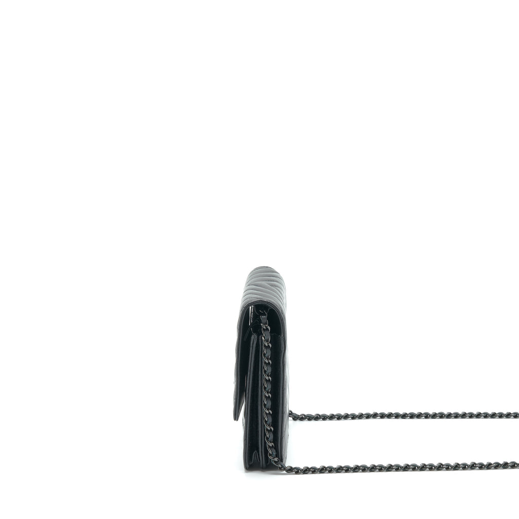 chanel-2-55-square-wallet-on-chain-chevron-calfskin-so-black