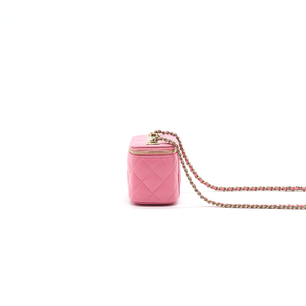chanel-small-vanity-with-chain-pink