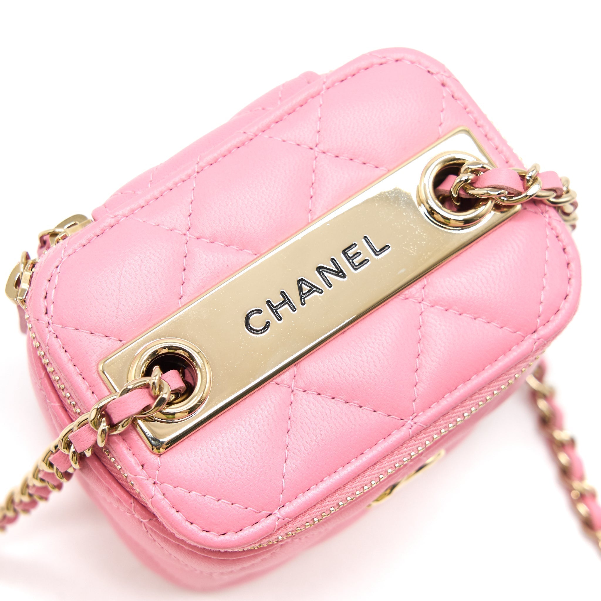 chanel-small-vanity-with-chain-pink