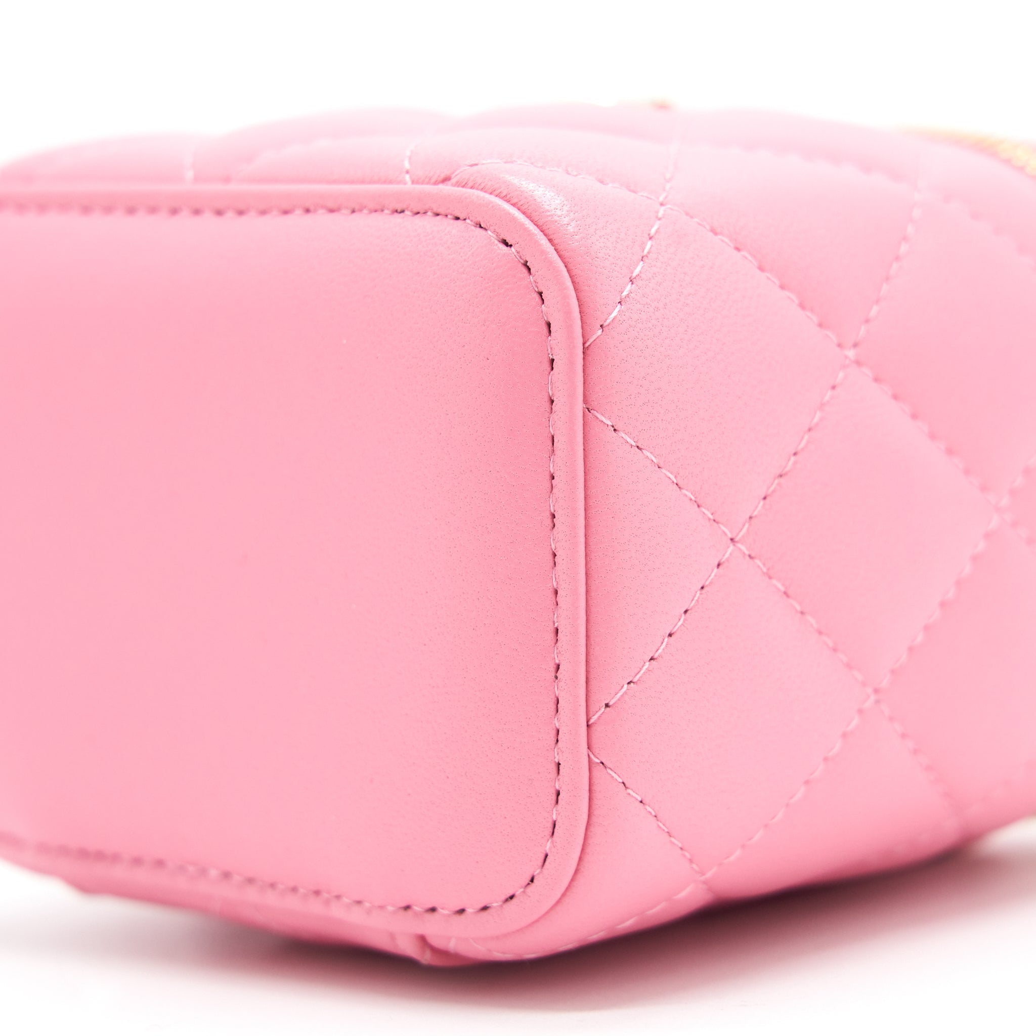 chanel-small-vanity-with-chain-pink
