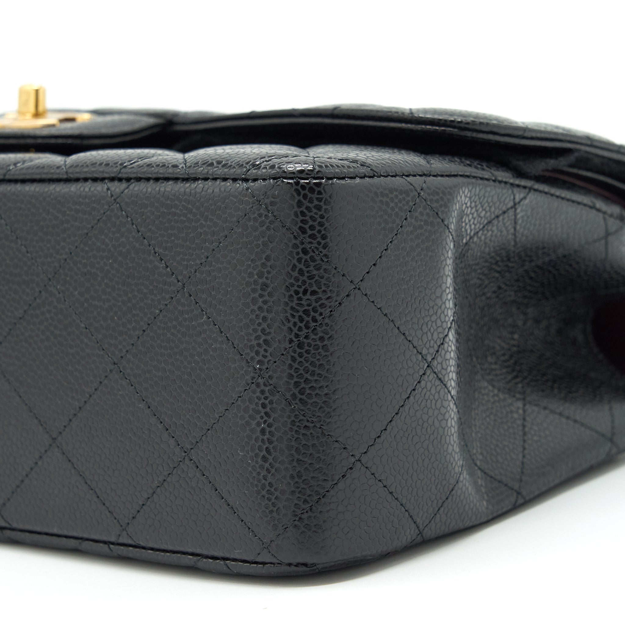 chanel-jumbo-classic-double-flap-bag-caviar-black-ghw-microchip