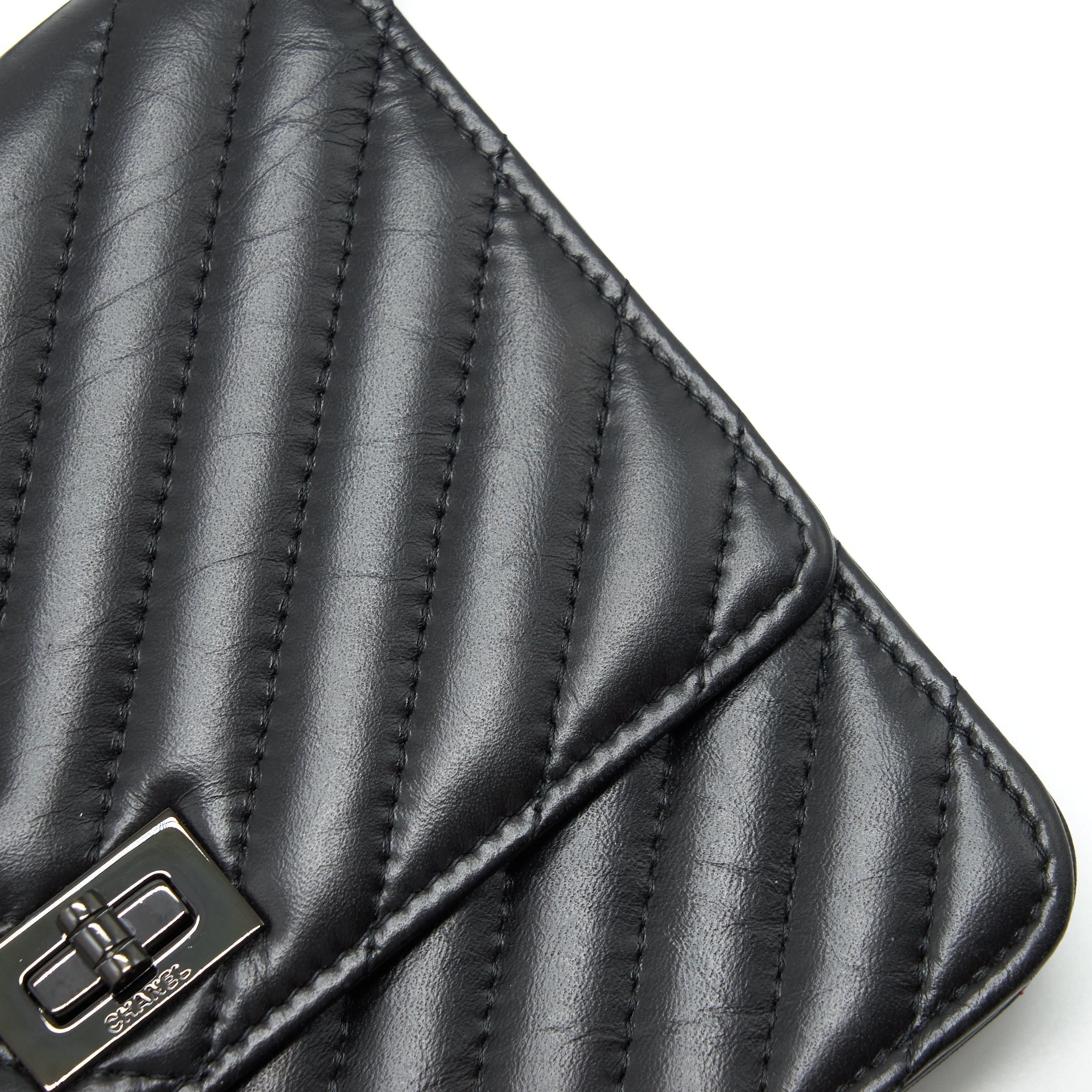 chanel-2-55-square-wallet-on-chain-chevron-calfskin-so-black