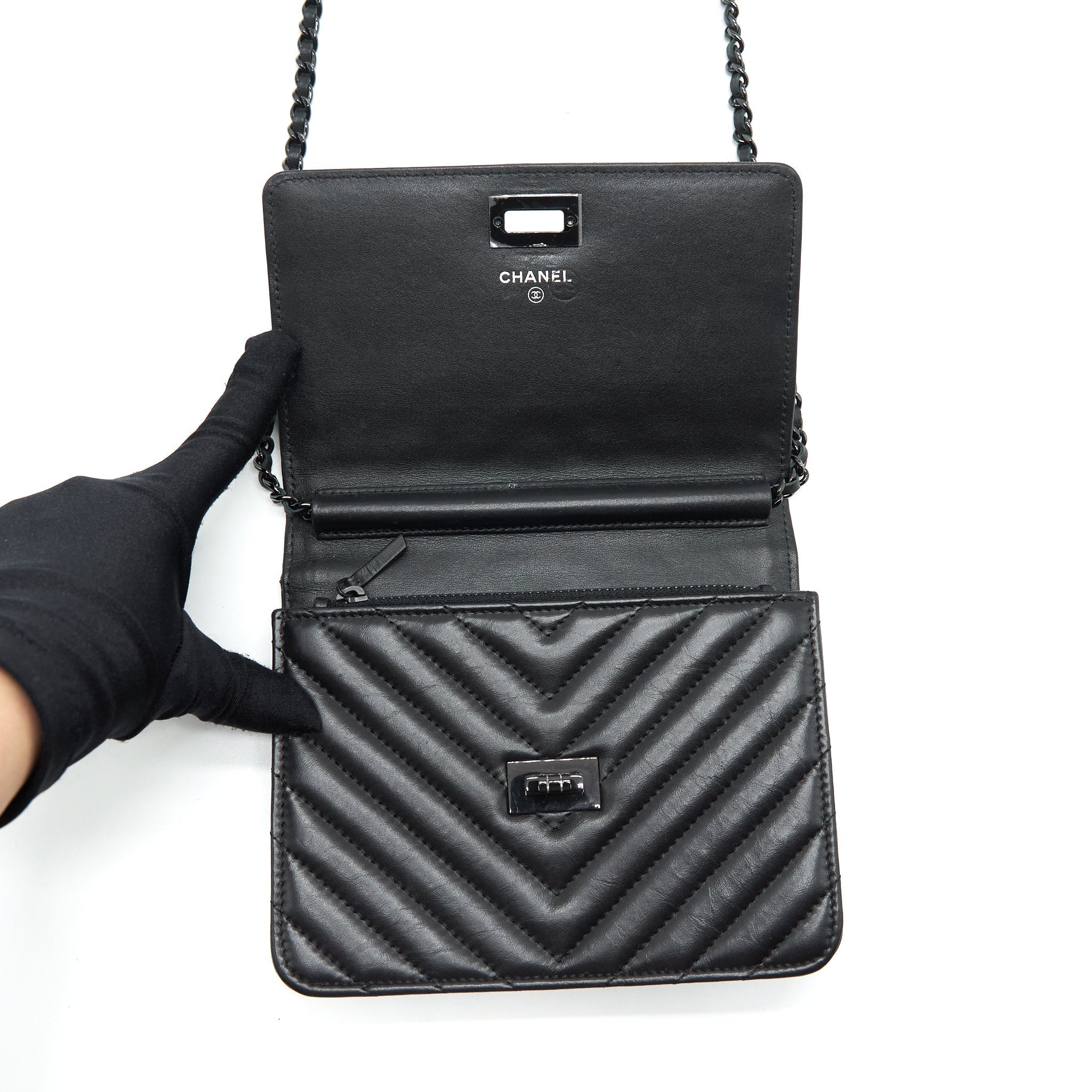 chanel-2-55-square-wallet-on-chain-chevron-calfskin-so-black