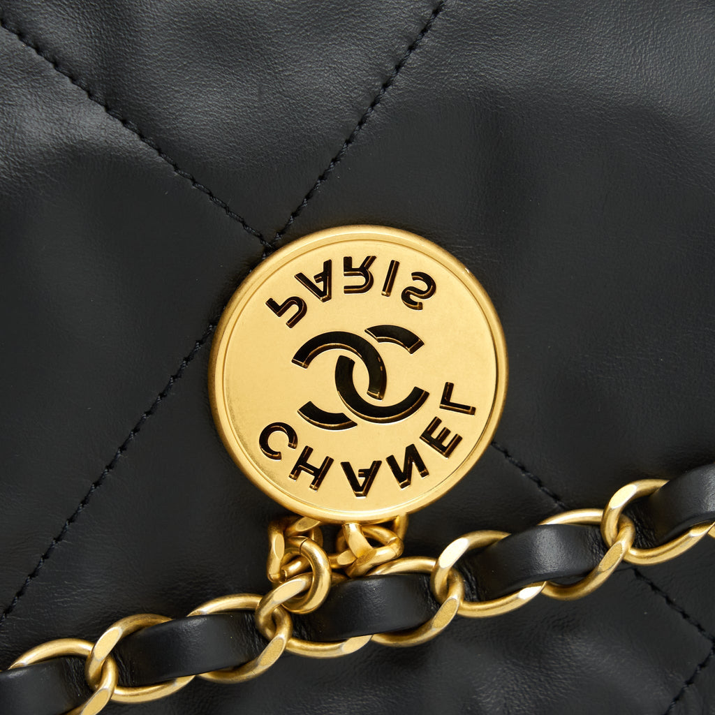 chanel-22-handbag-shiny-calfskin-black-ghw
