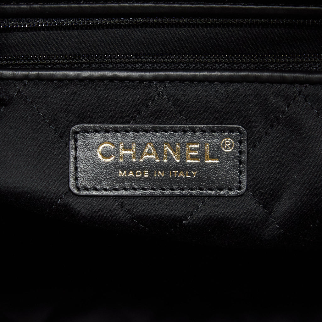 chanel-22-handbag-shiny-calfskin-black-ghw