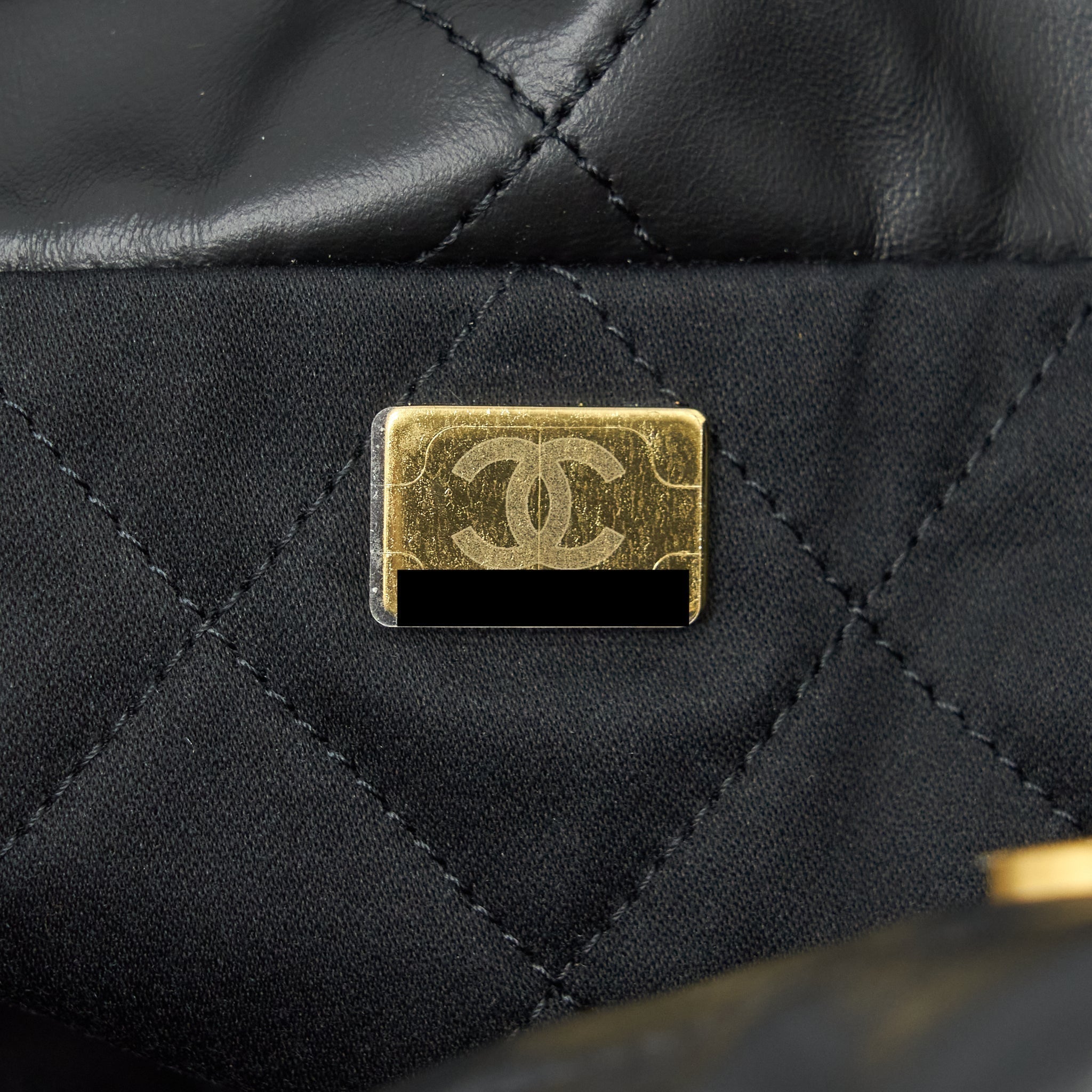 chanel-22-handbag-shiny-calfskin-black-ghw