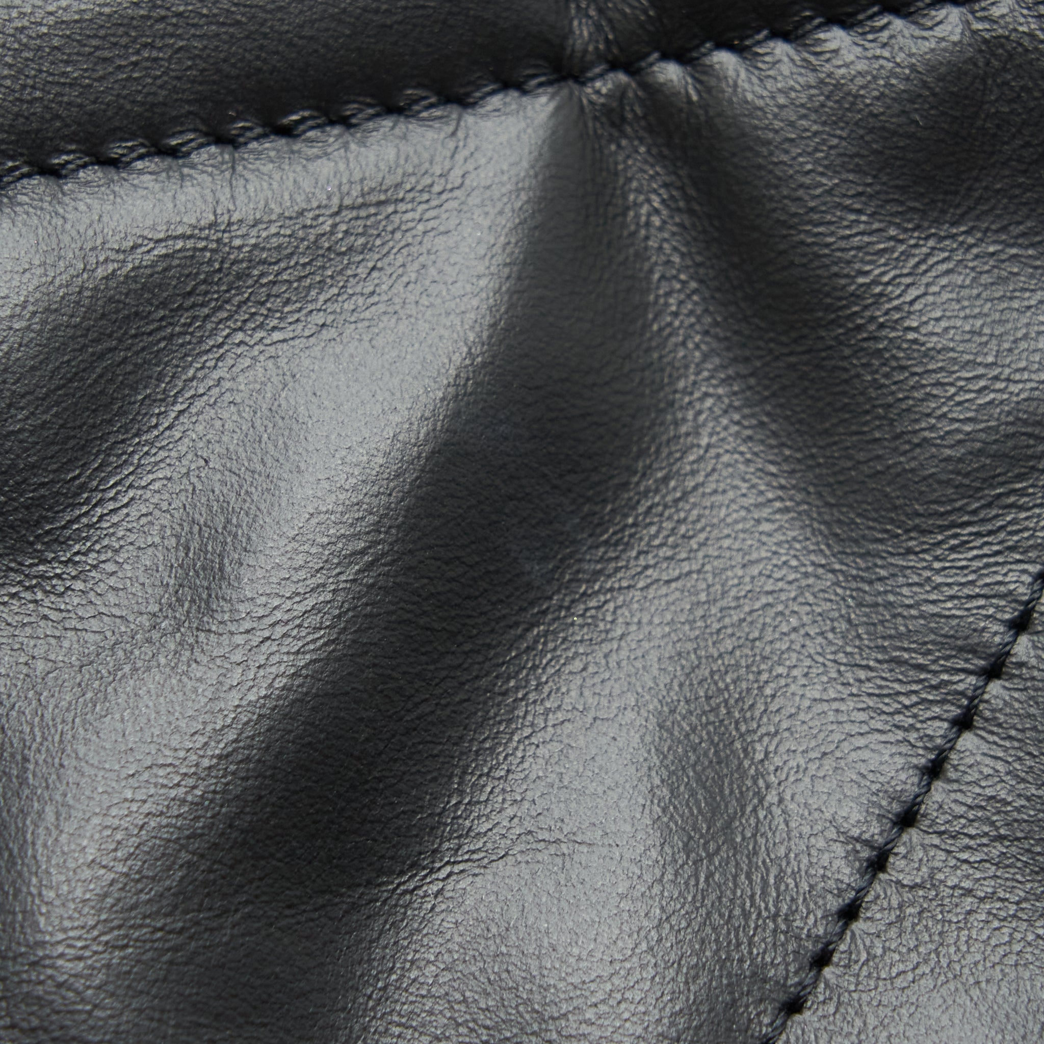 chanel-22-handbag-shiny-calfskin-black-ghw