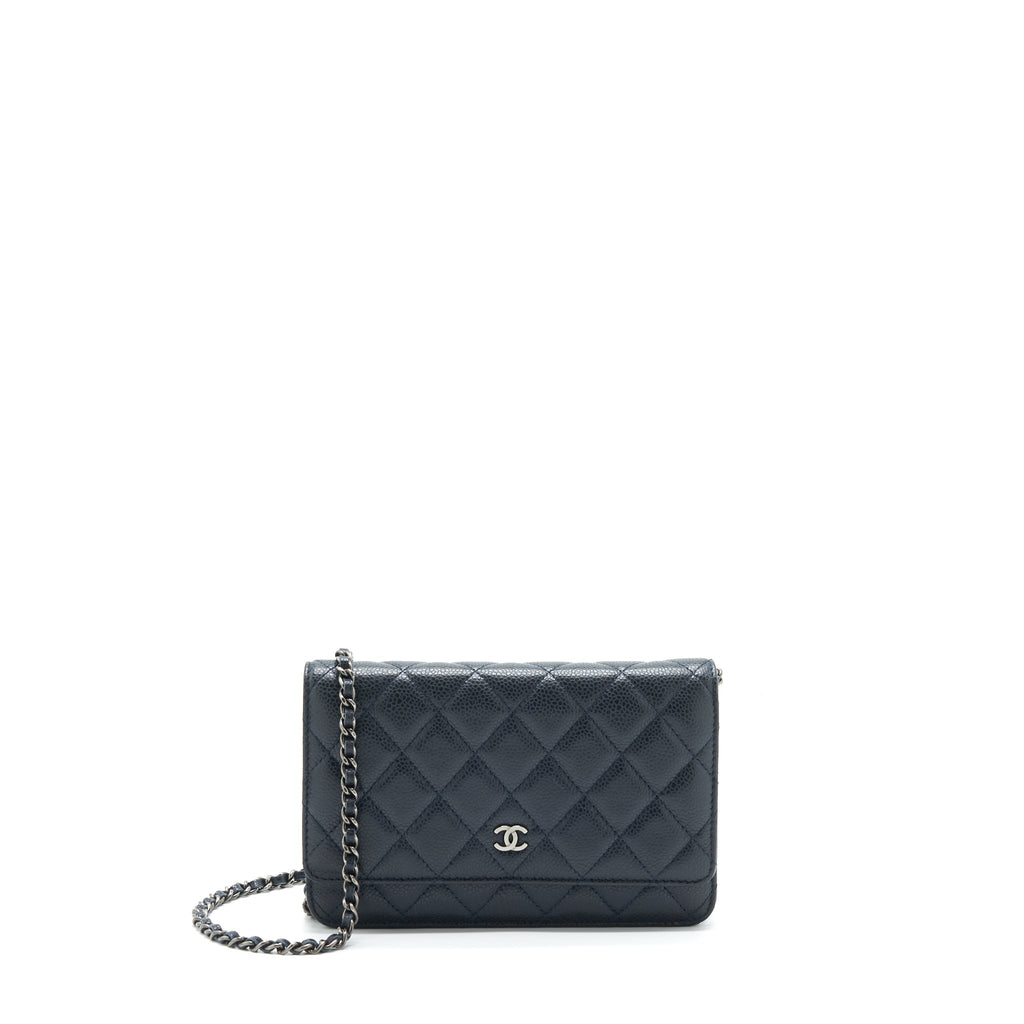 chanel-classic-wallet-on-chain-caviar-navy-ruthenium-hardware