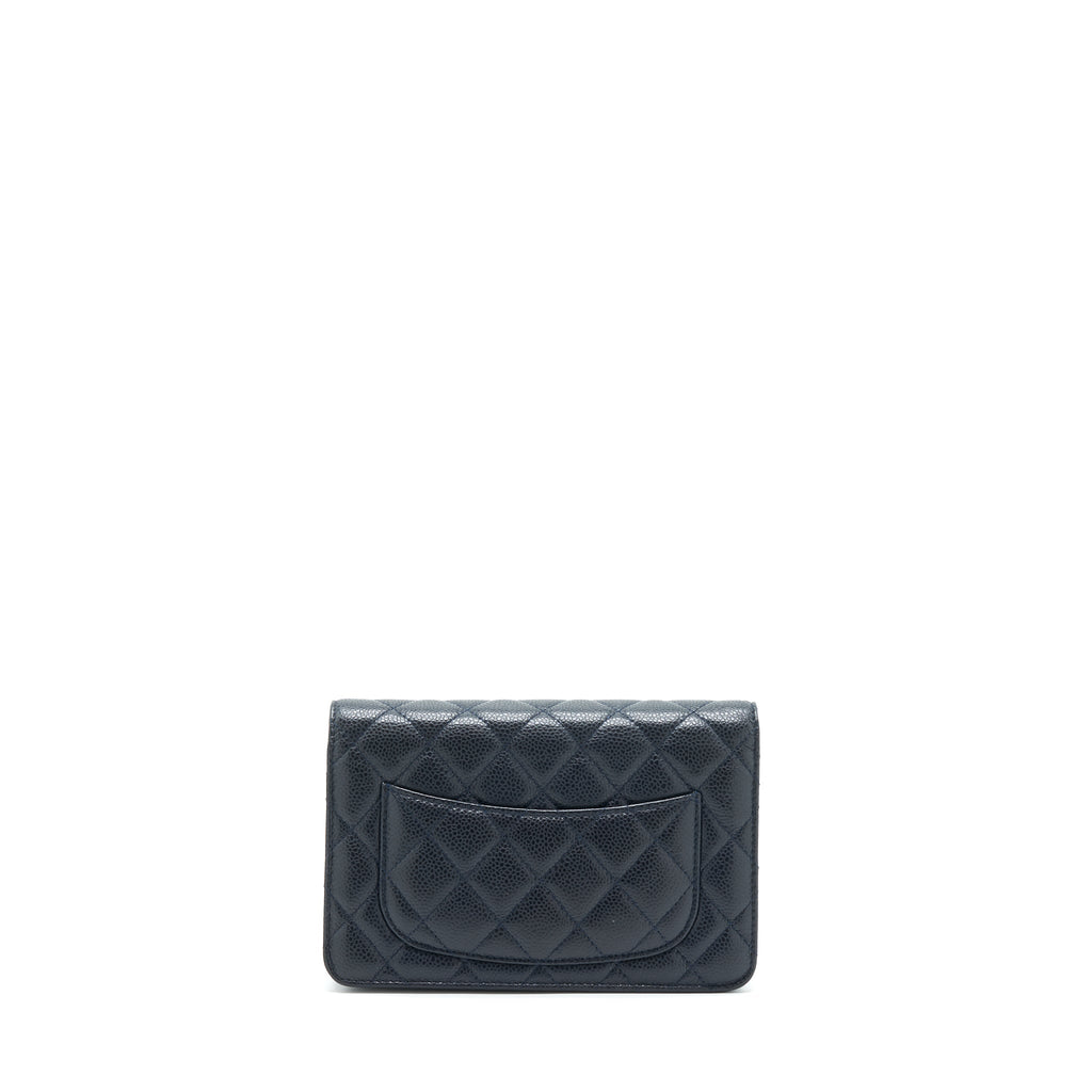 chanel-classic-wallet-on-chain-caviar-navy-ruthenium-hardware