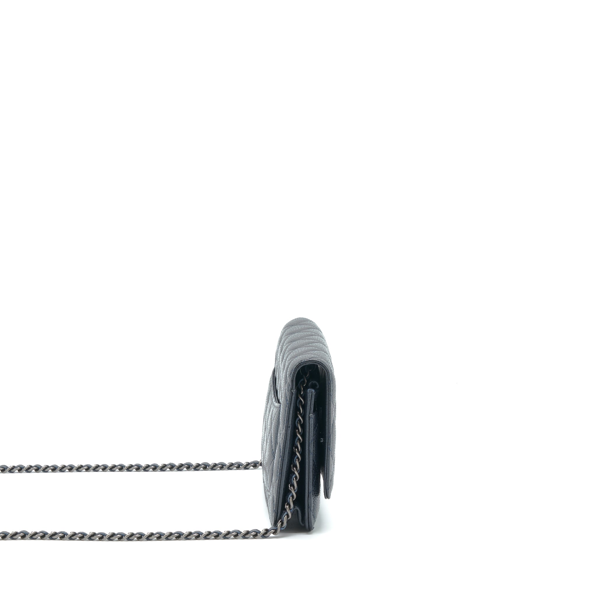 chanel-classic-wallet-on-chain-caviar-navy-ruthenium-hardware