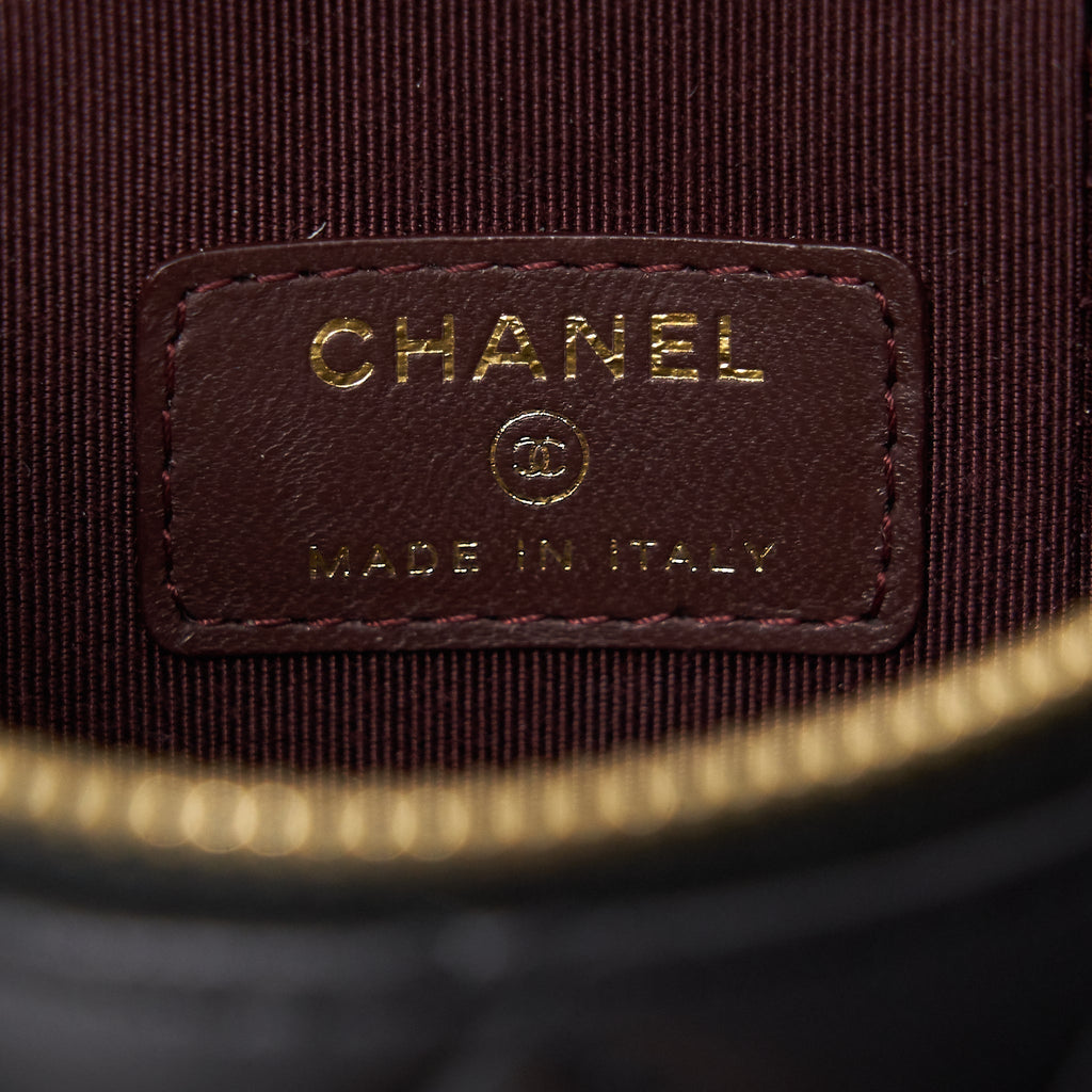 chanel-21c-long-vanity-with-chain-lambskin-black-with-lghw