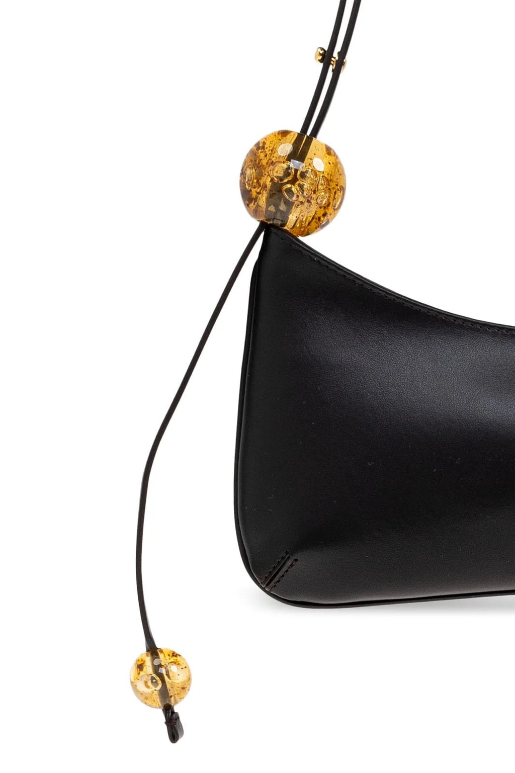 jacquemus-bisou-perle-logo-plaque-shoulder-bag