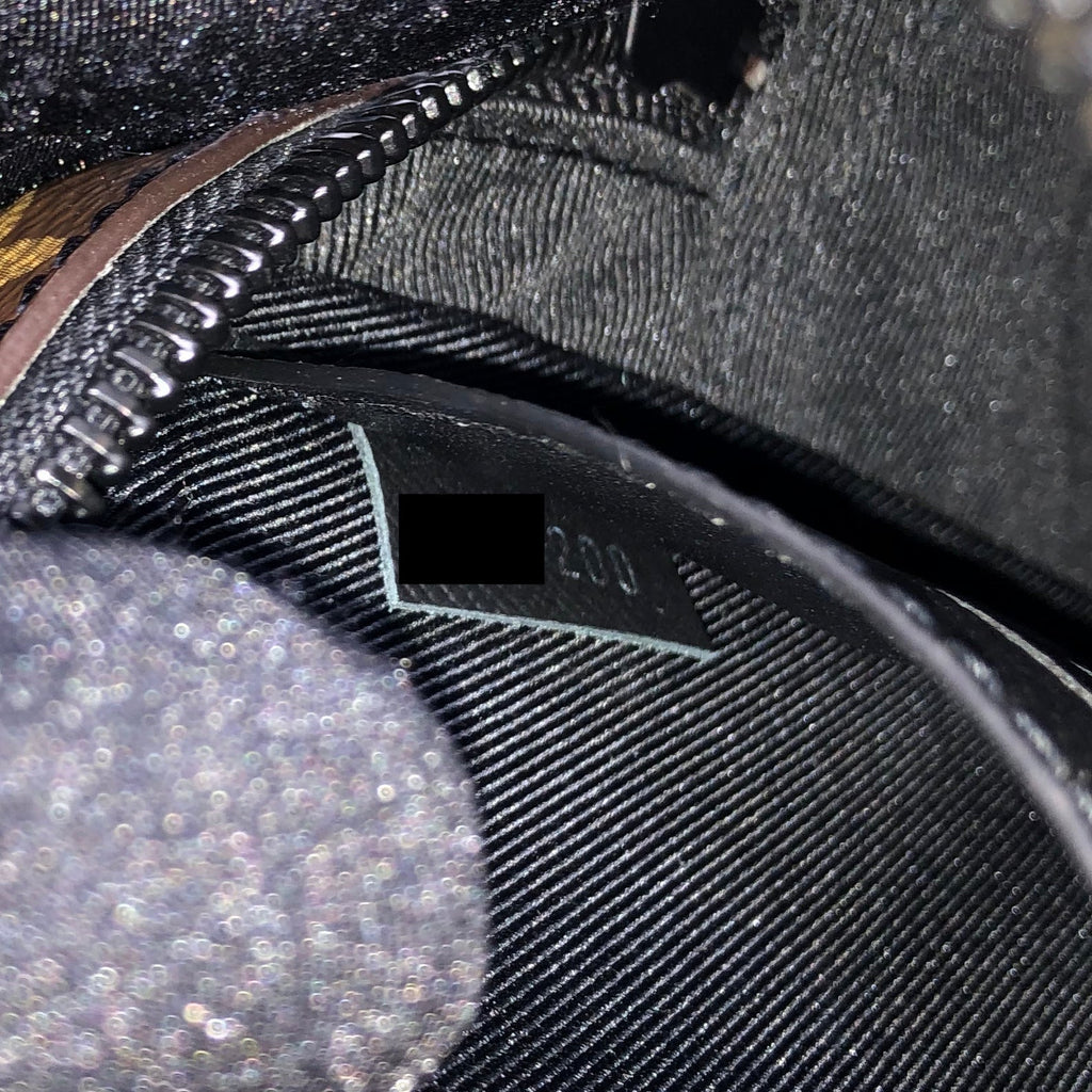 louis-vuitton-cross-body-camera-bag-monogram