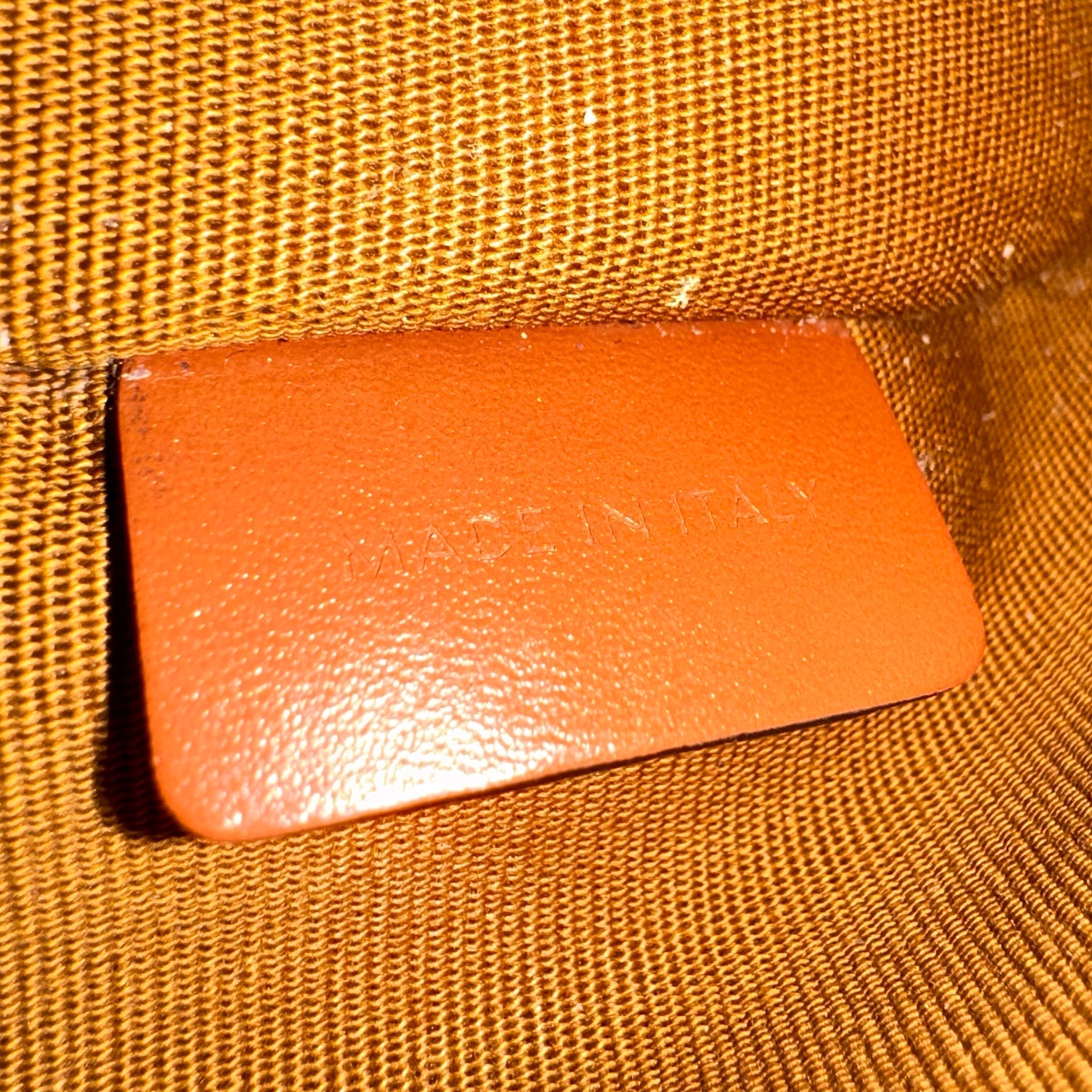 celine-mini-vertical-cabas-triomphe-canvas-ghw-copy
