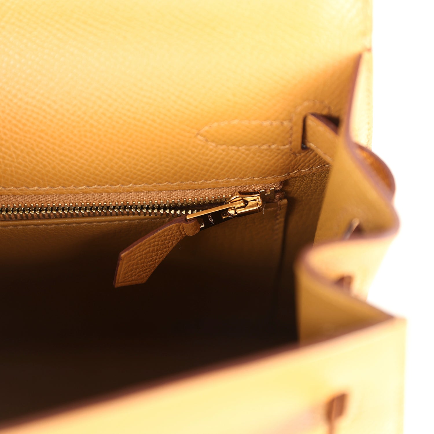 Kelly Sellier 25 Sesame Epsom Gold Hardware Bag