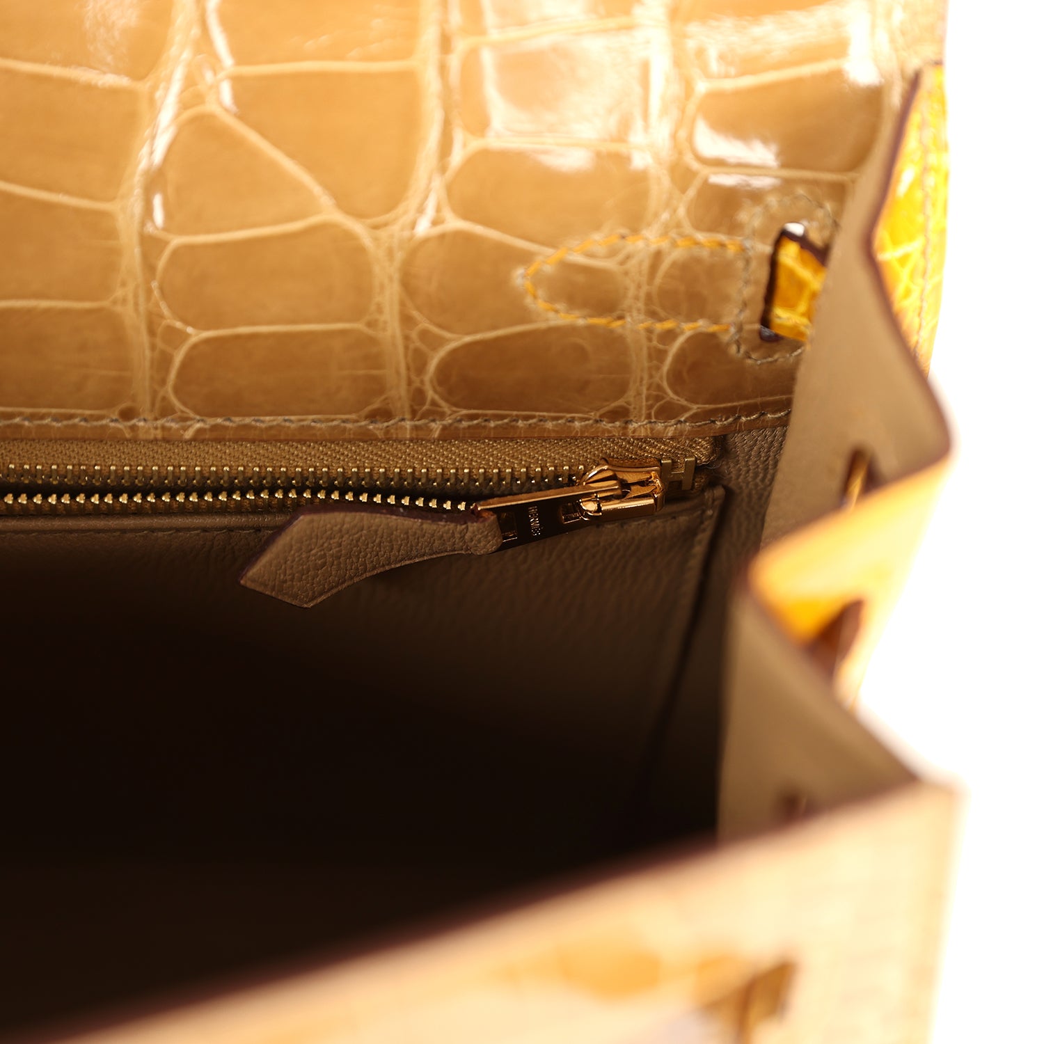 Kelly Sellier 25 Beige Sable and Jaune Ambre Shiny Alligator Mississpiensis Brushed Gold Hardware Bag