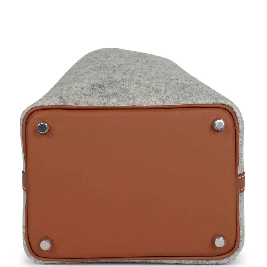 Picotin Lock 18 Gris Clair Feutre and Gold Swift Palladium Hardware Bag