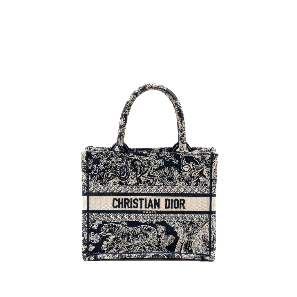 dior-small-book-tote-blue-white-toile-de-jouy-reverse-embroidery
