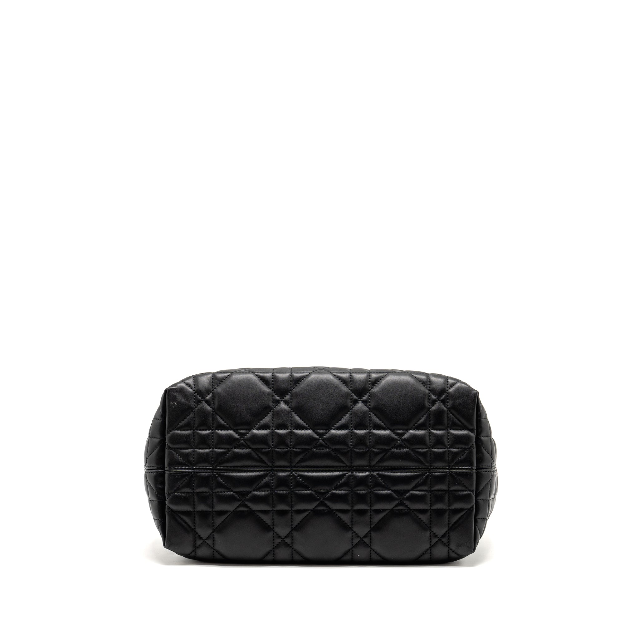 dior-medium-dior-toujours-tote-bag-macrocannage-calfskin-black-lghw