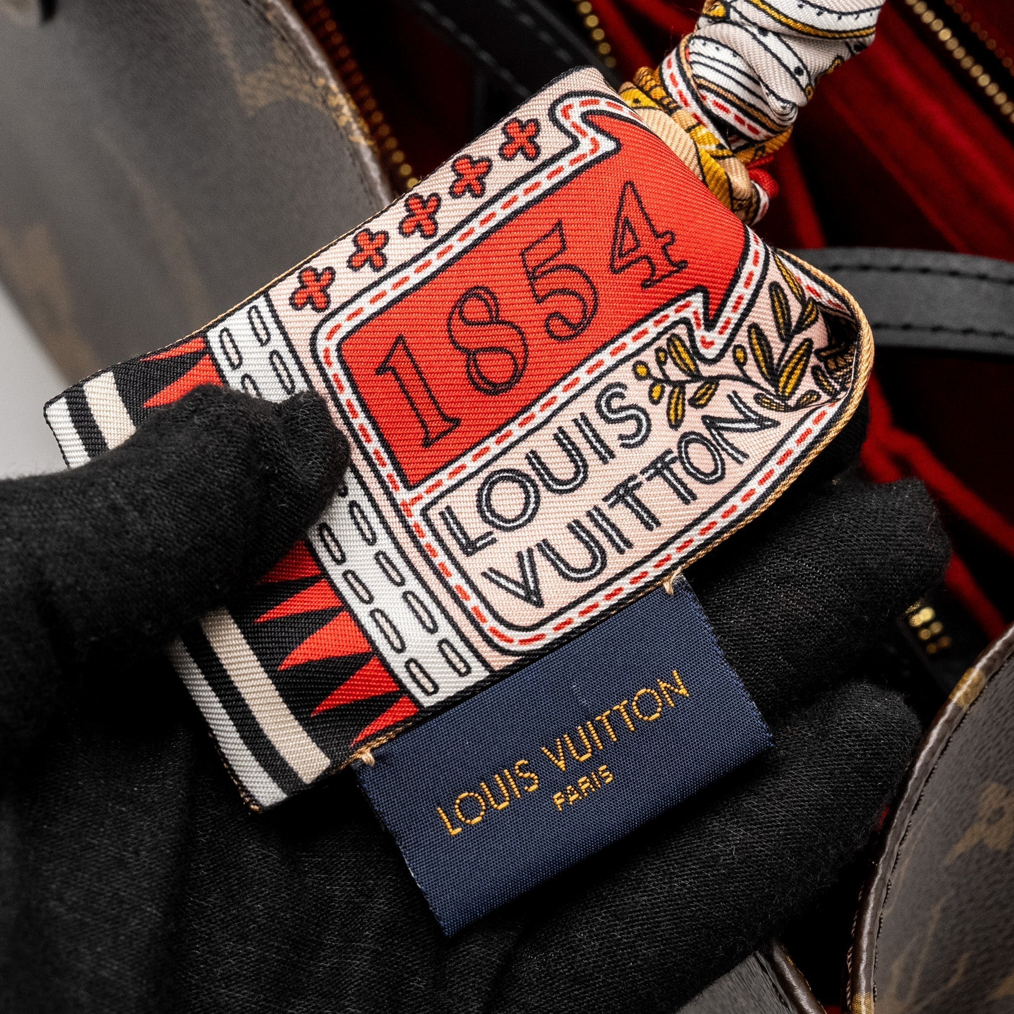 louis-vuitton-onthego-mm-monogram-canvas-ghw-7