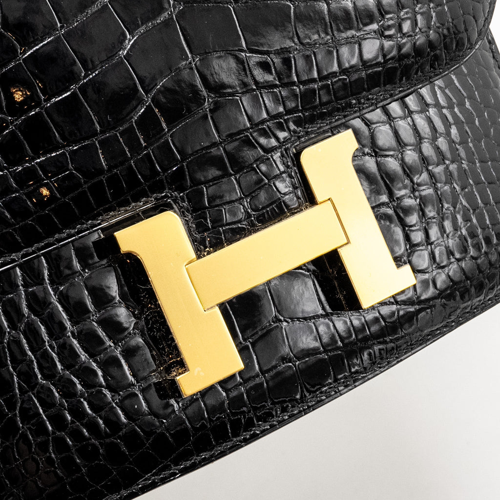 hermes-mini-constance-shiny-alligator-mississippiensis-black-ghw-stamp-u