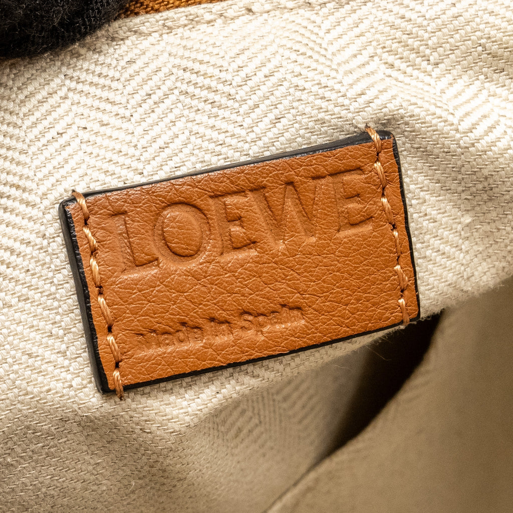loewe-medium-puzzle-bag-calfskin-tan-shw