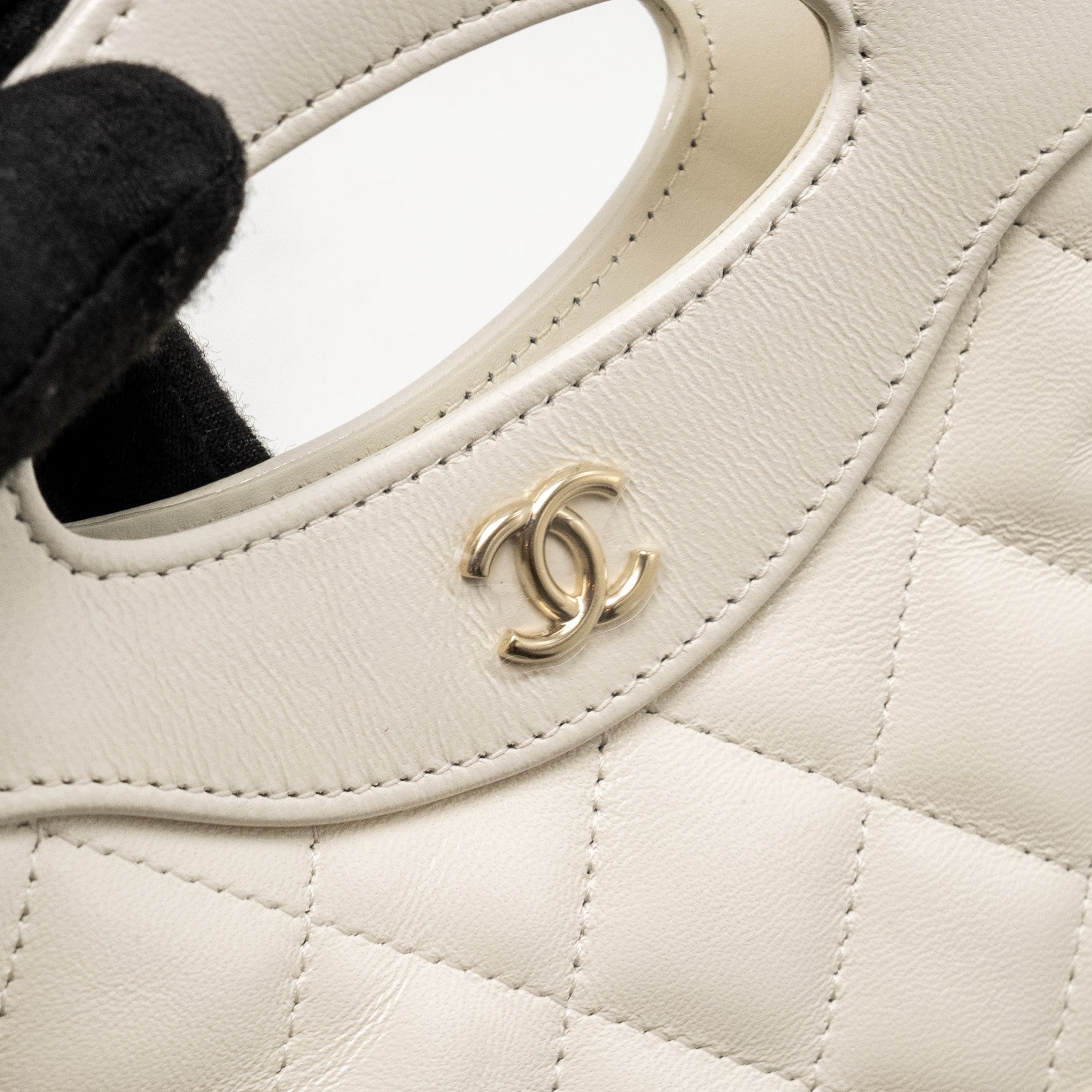 chanel-mini-31-clutch-with-chain-shiny-calfskin-white-lghw-microchip-1
