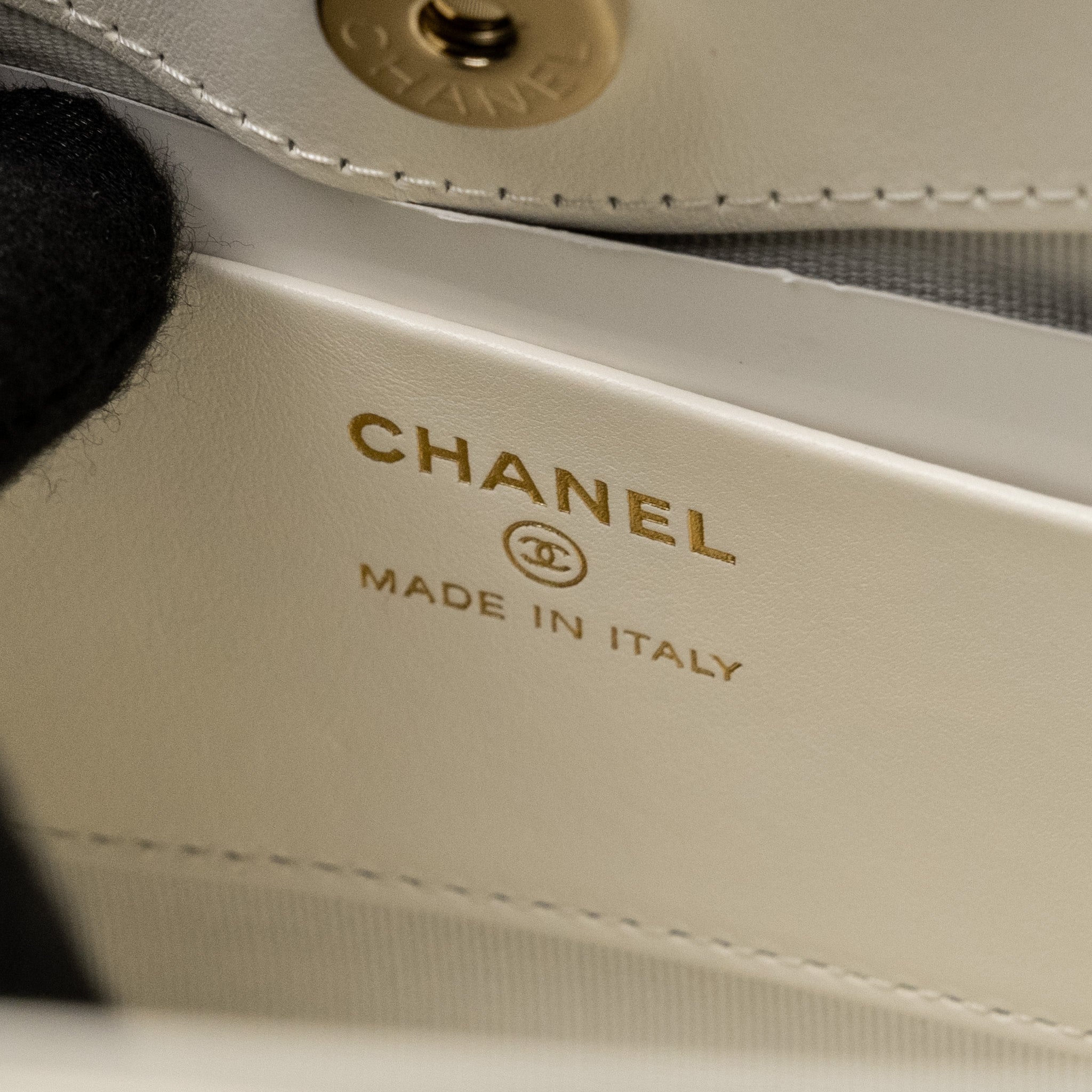 chanel-mini-31-clutch-with-chain-shiny-calfskin-white-lghw-microchip-1