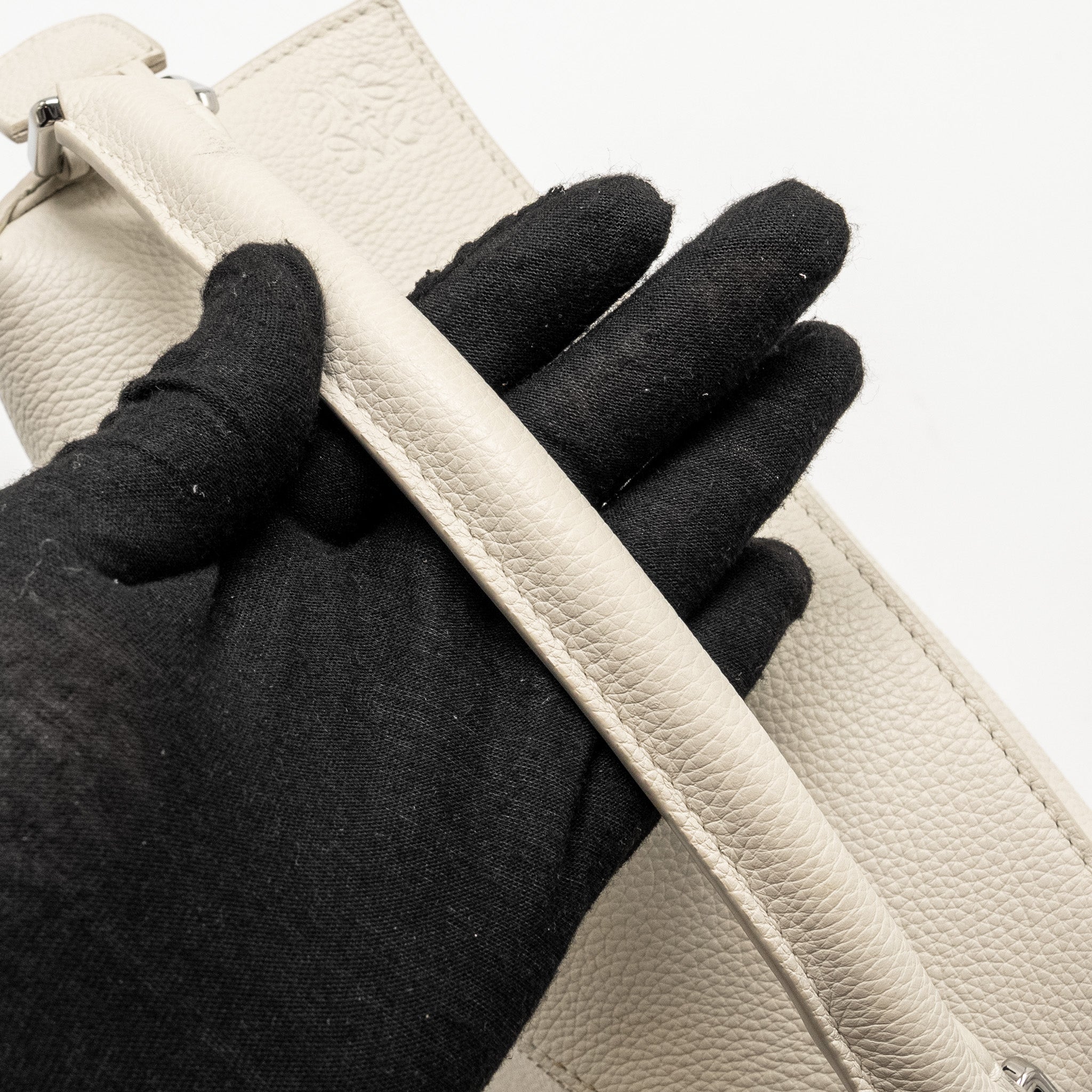 loewe-small-puzzle-bag-grained-calfskin-white-shw-copy-1