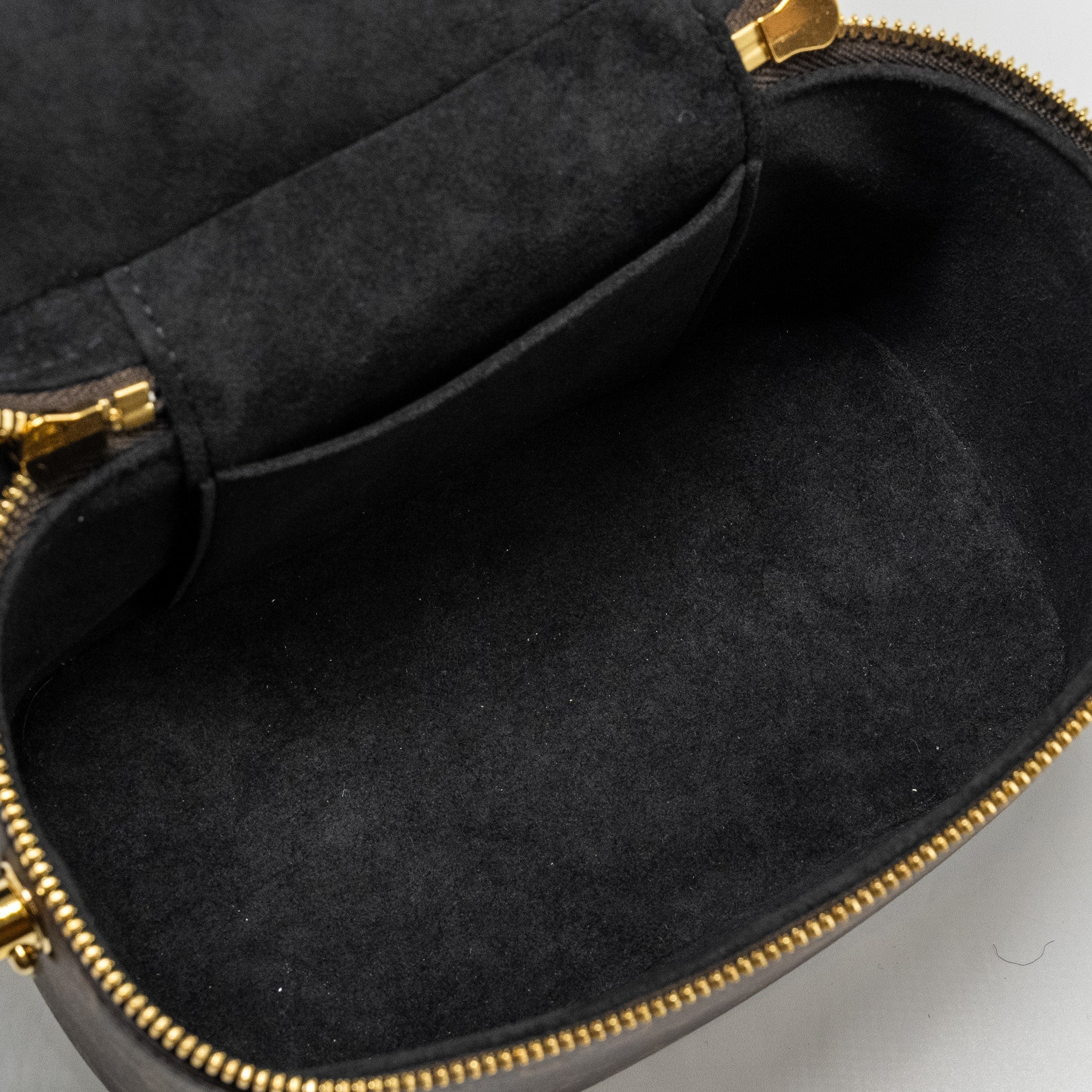 louis-vuitton-vanity-case-pm-monogram-reverse-canvas-ghw