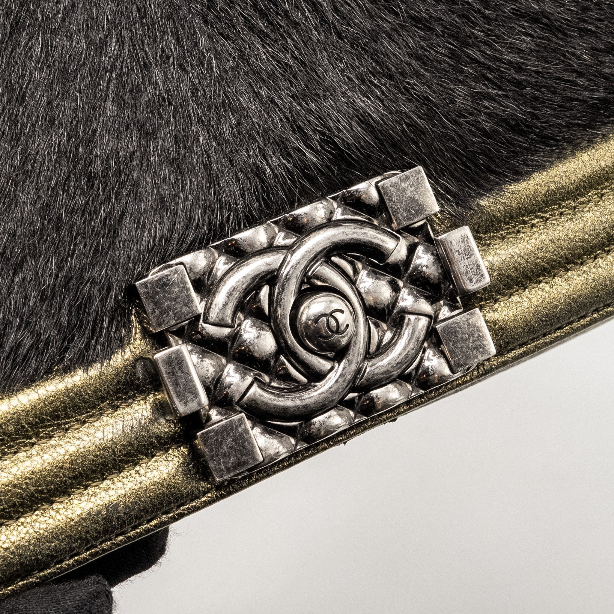 chanel-medium-boy-bag-horsehair-calfskin-black-gold-ruthenium-hardware