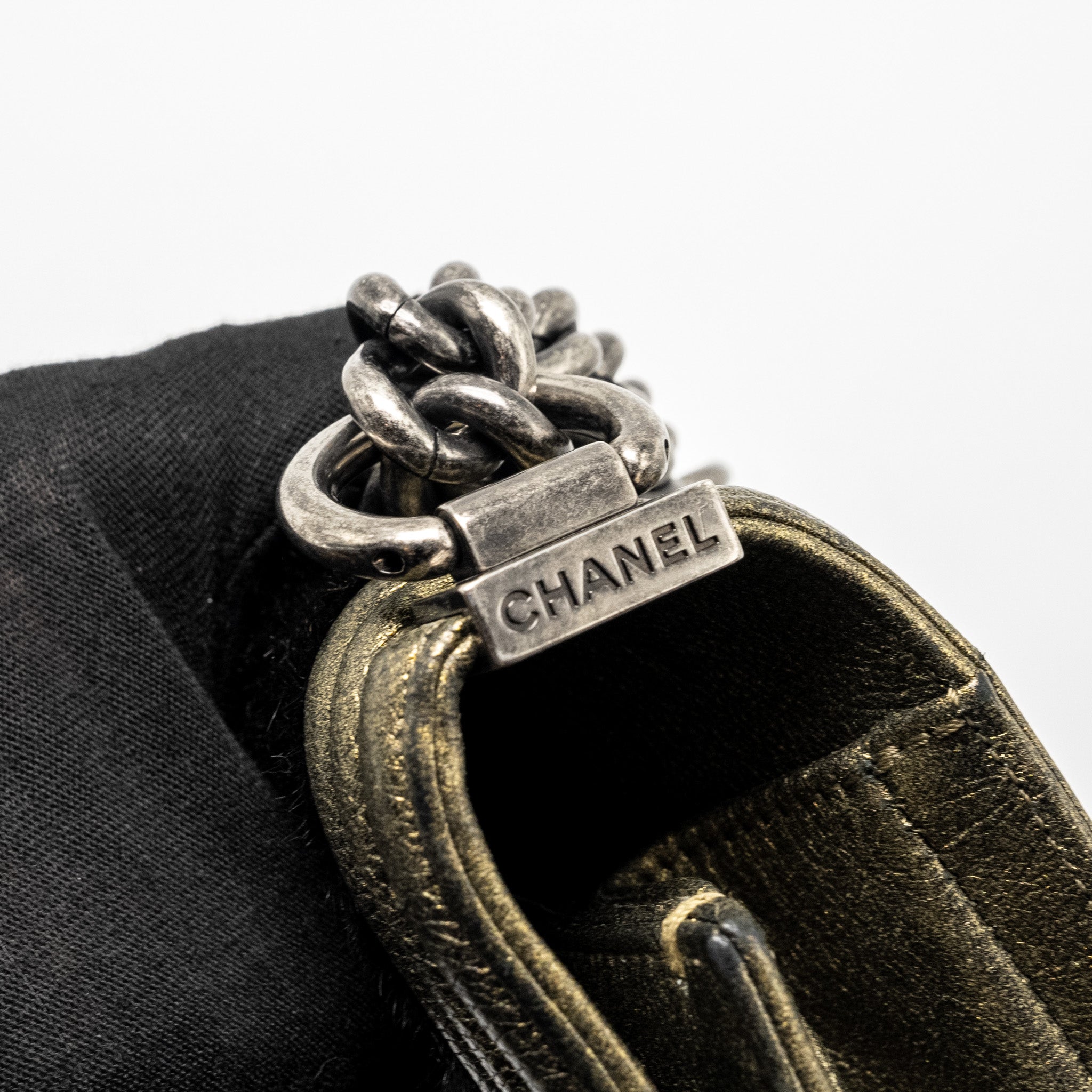 chanel-medium-boy-bag-horsehair-calfskin-black-gold-ruthenium-hardware
