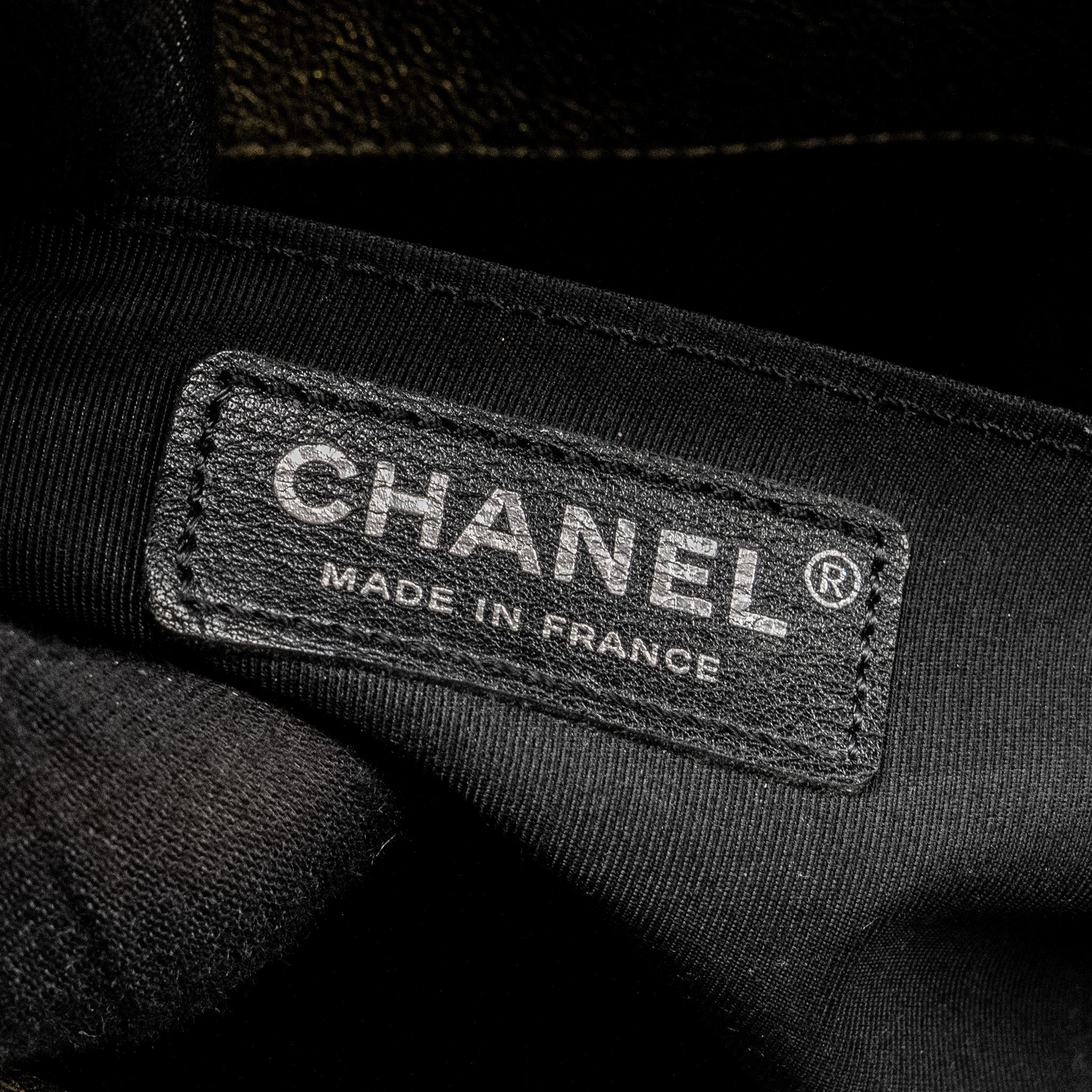 chanel-medium-boy-bag-horsehair-calfskin-black-gold-ruthenium-hardware