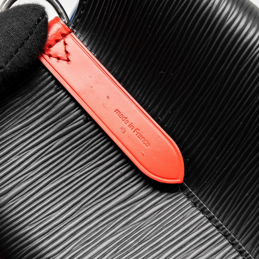 louis-vuitton-neo-noe-bb-epi-leather-black-saffron-multicolor-shw