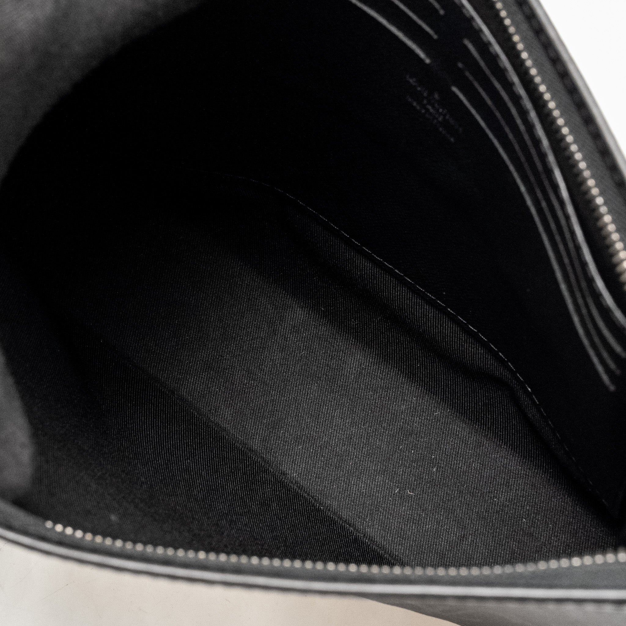louis-vuitton-pochette-voyage-monogram-canvas-black-shw