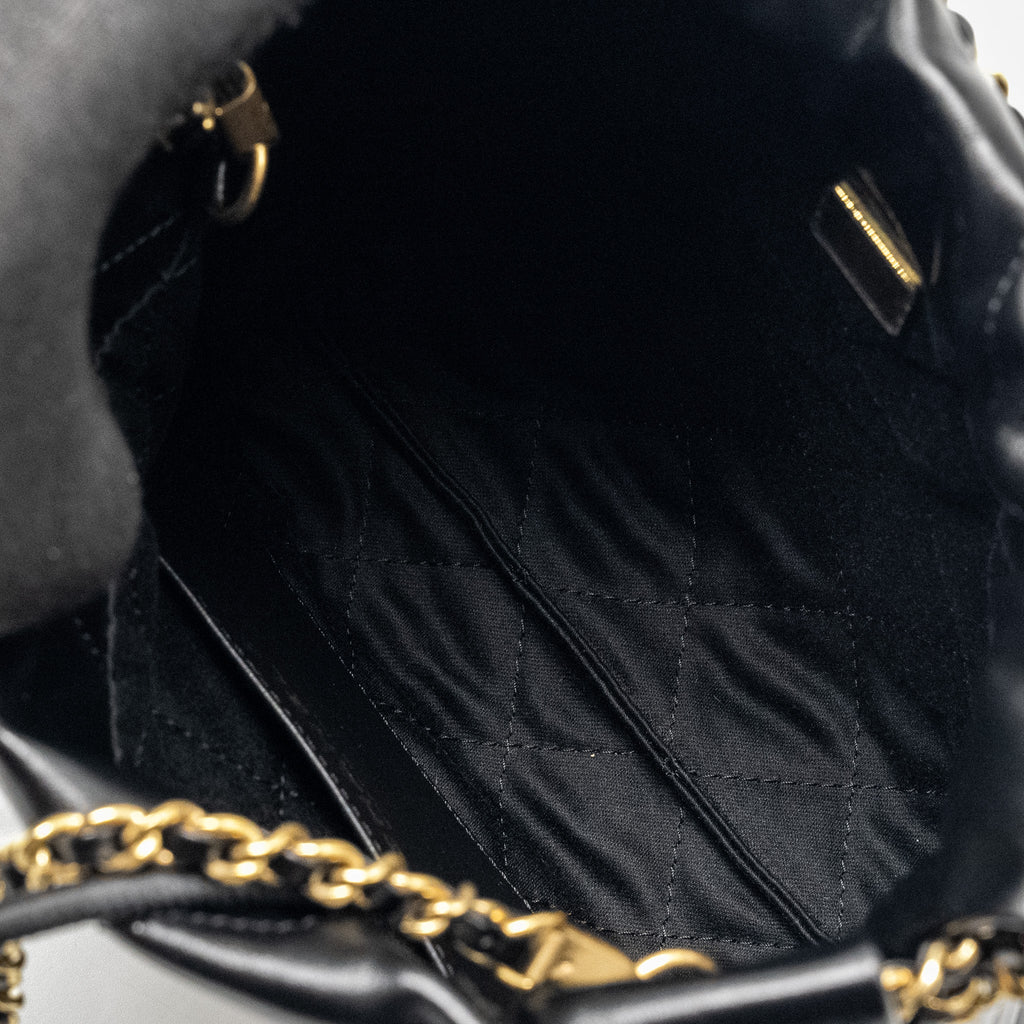 chanel-mini-22-bag-shiny-calfskin-black-ghwmicrochip-2