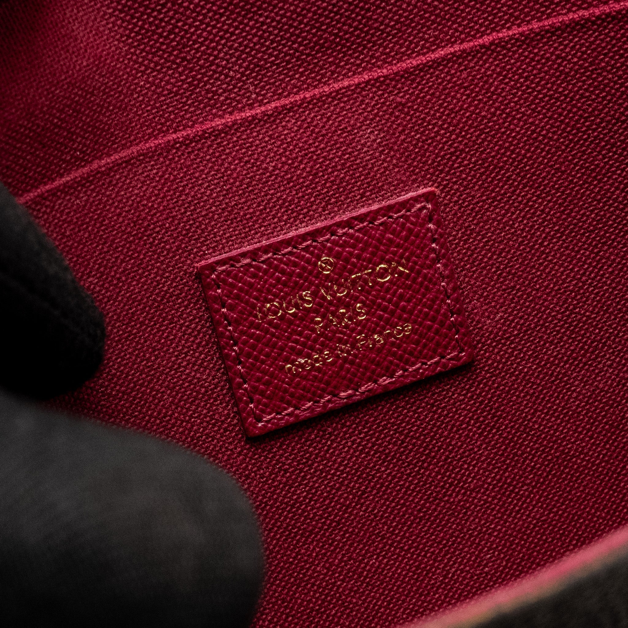 louis-vuitton-felicie-pochette-monogram-canvas-ghw-17