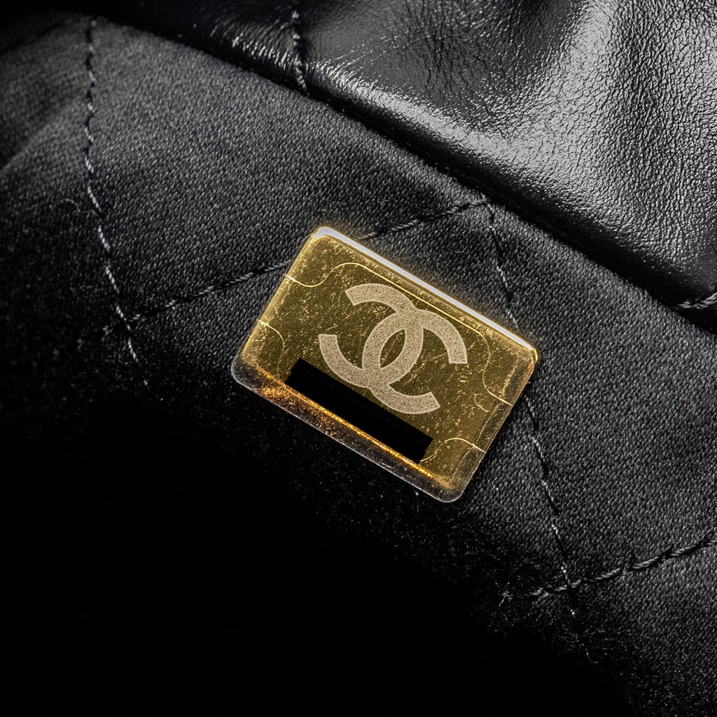 chanel-mini-22-bag-shiny-calfskin-black-ghwmicrochip-2