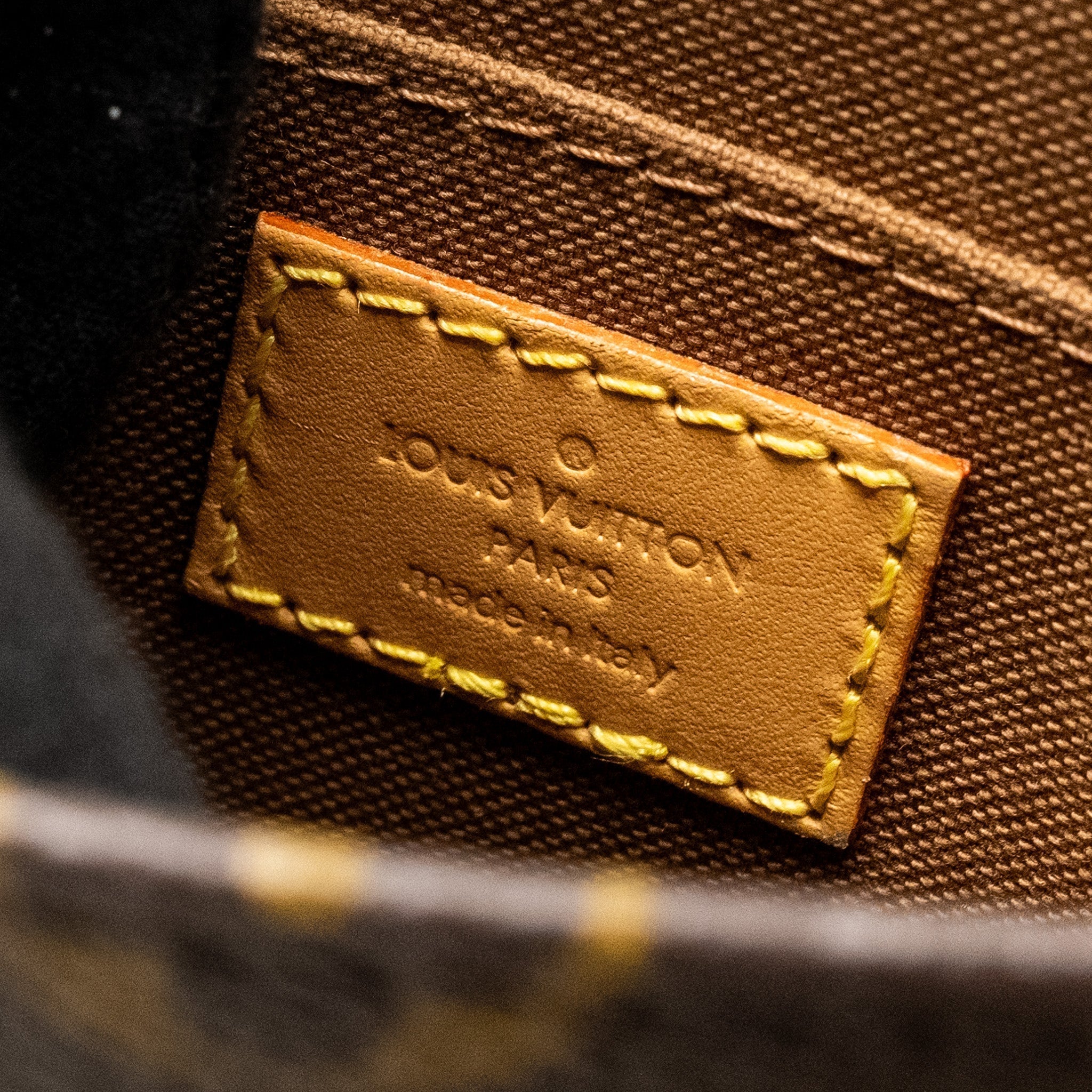 louis-vuitton-petit-sac-plat-monogram-canvas-ghw-17