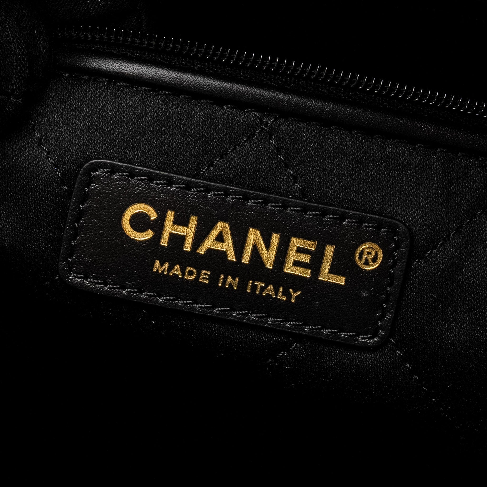 chanel-medium-22-bag-shiny-calfskin-black-ghw-microchip-copy-1