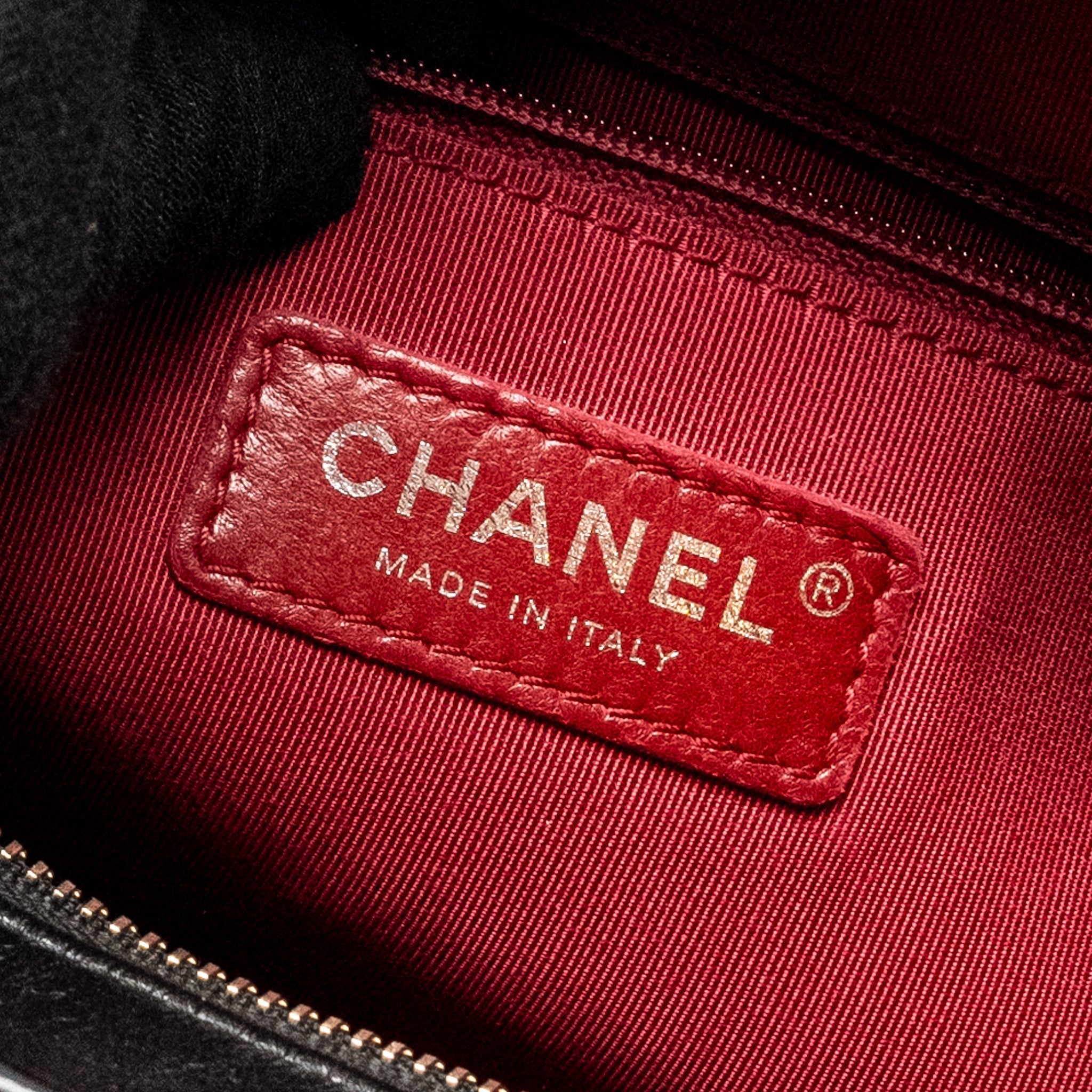chanel-gabrielle-hobo-bag-calfskin-black-multicolour-hardware