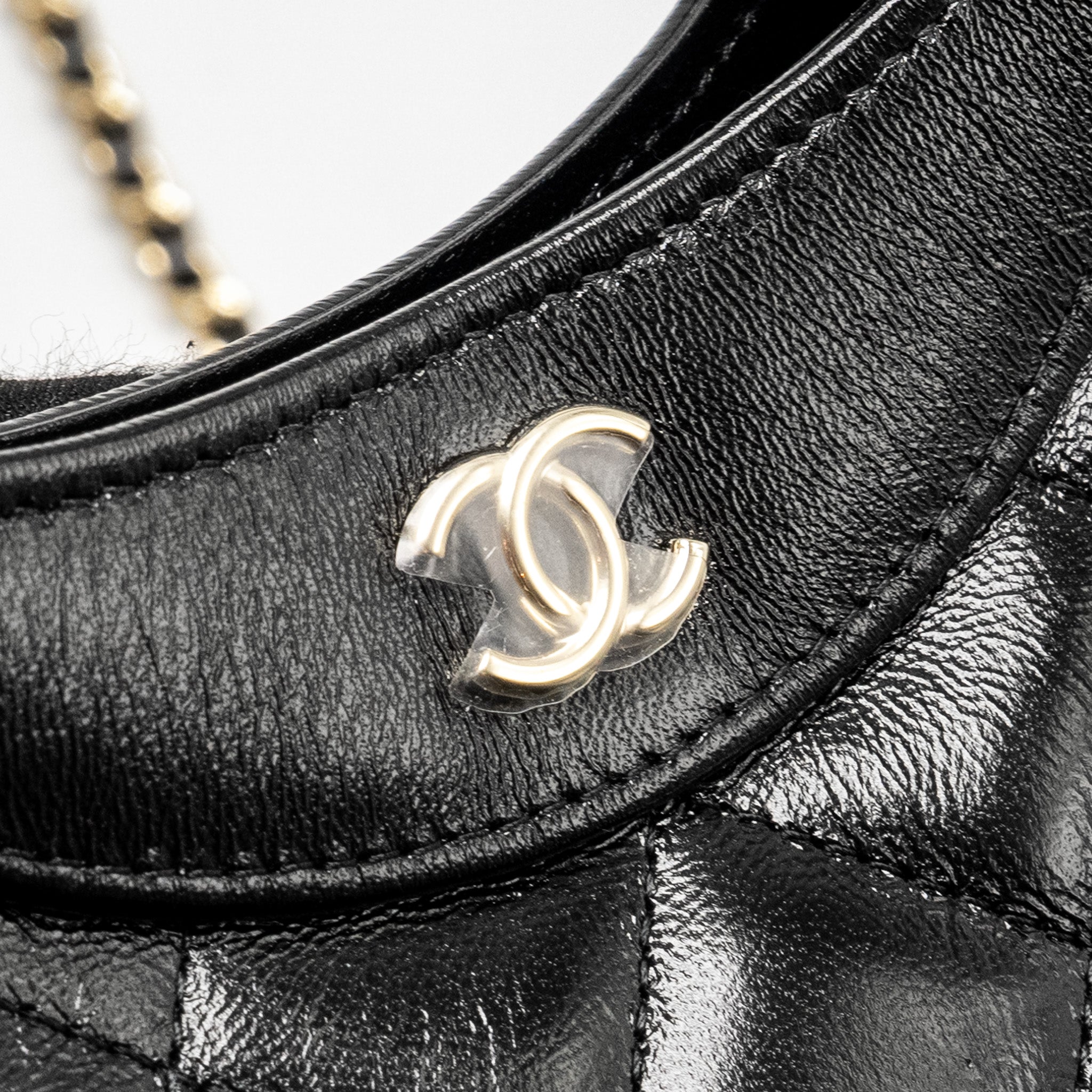 chanel-mini-31-clutch-with-chain-shiny-lambskin-black-lghw-microchip