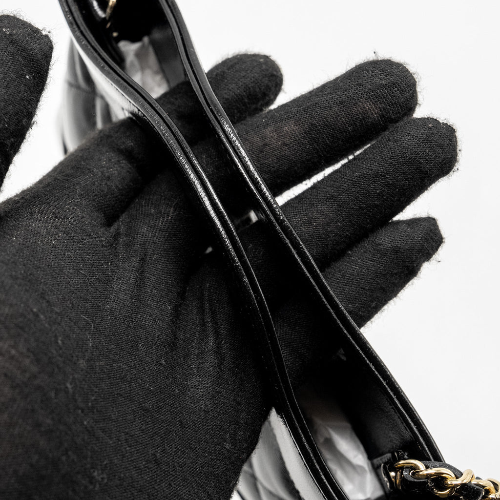 chanel-mini-31-clutch-with-chain-shiny-lambskin-black-lghw-microchip