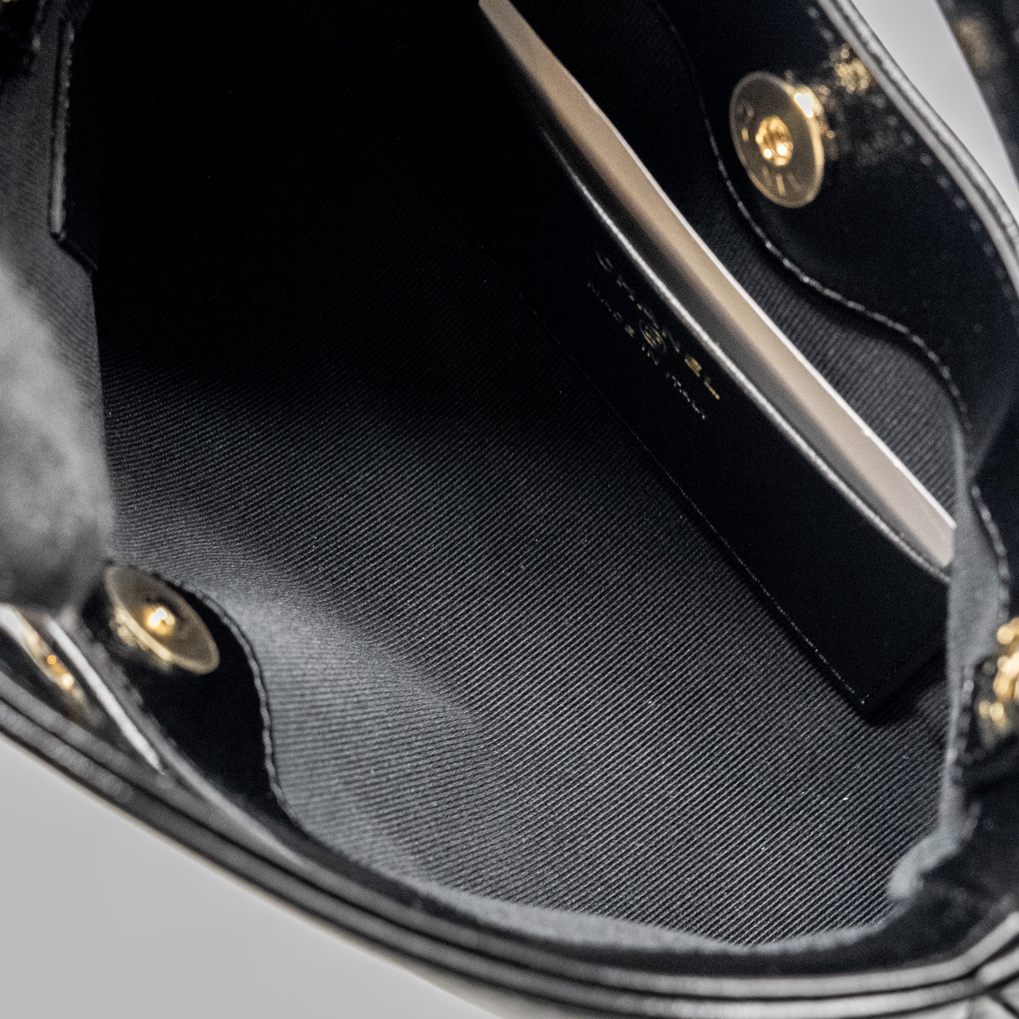chanel-mini-31-clutch-with-chain-shiny-lambskin-black-lghw-microchip
