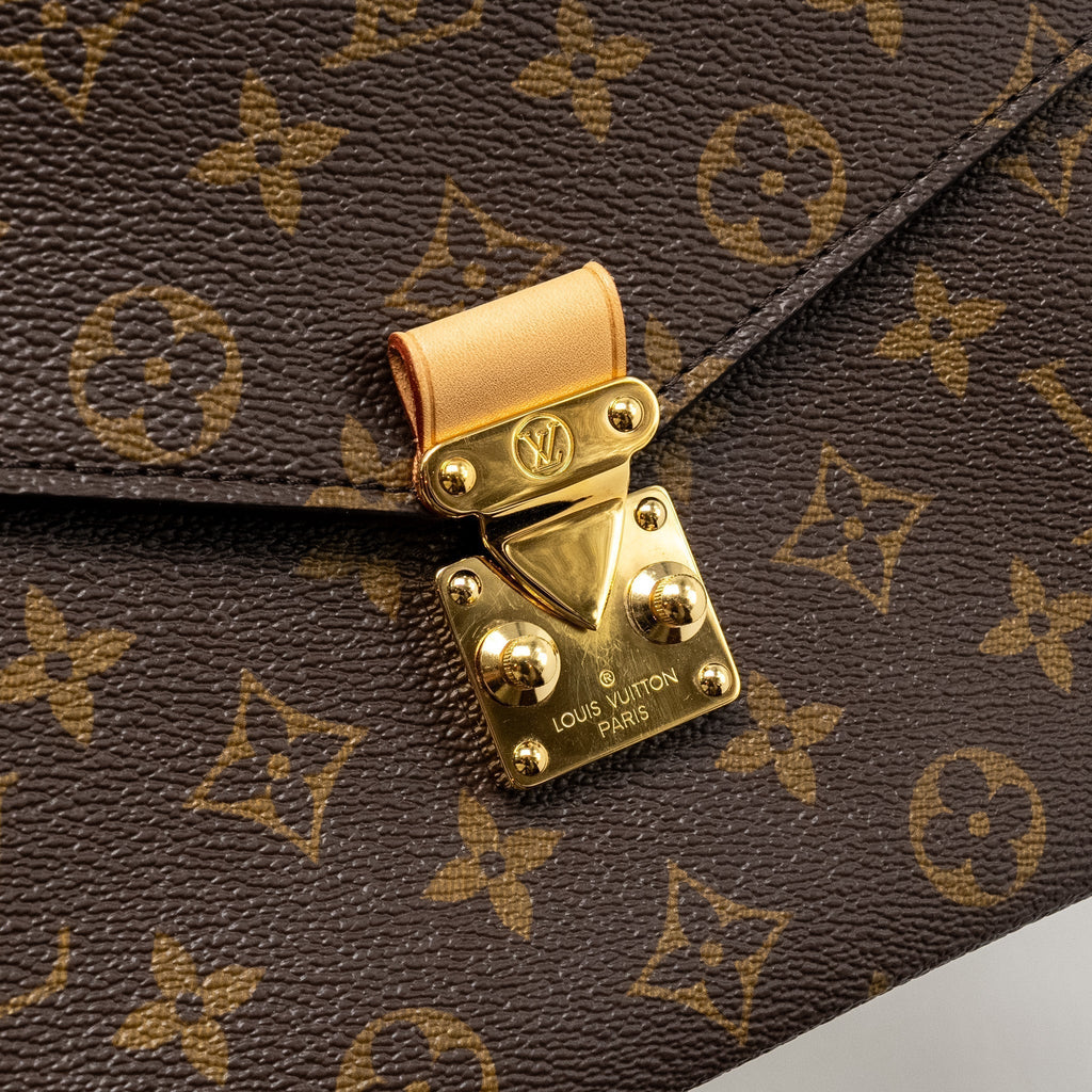 louis-vuitton-pochette-metis-monogram-canvas-ghw-27