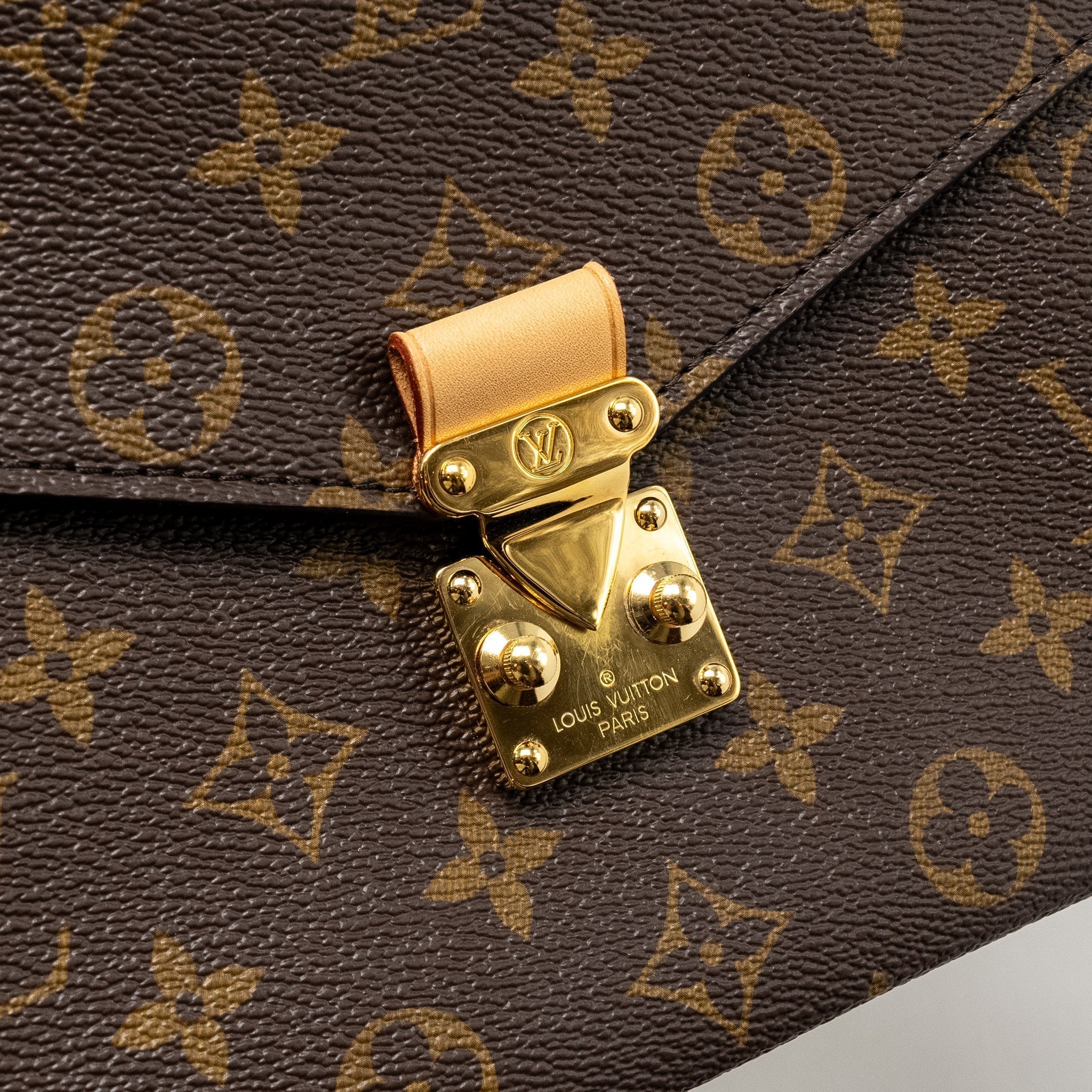 louis-vuitton-pochette-metis-monogram-canvas-ghw-27