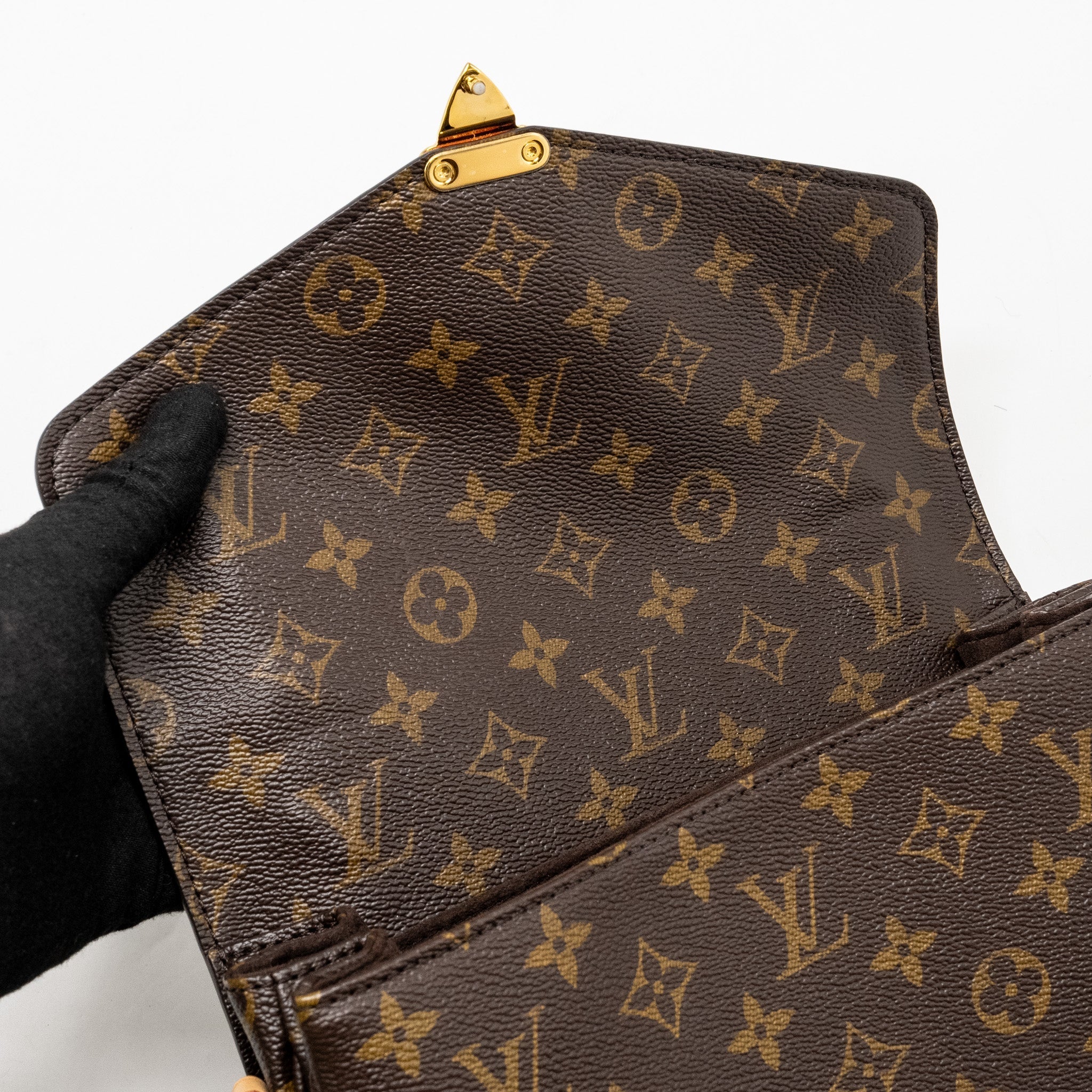 louis-vuitton-pochette-metis-monogram-canvas-ghw-27