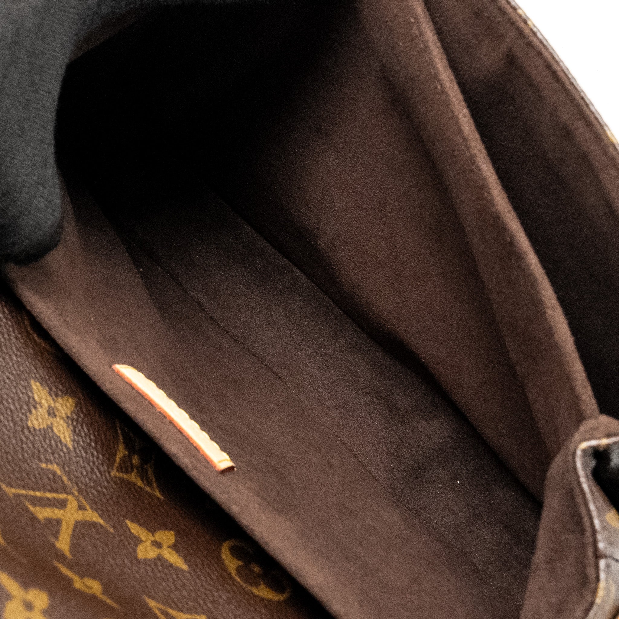 louis-vuitton-pochette-metis-monogram-canvas-ghw-27