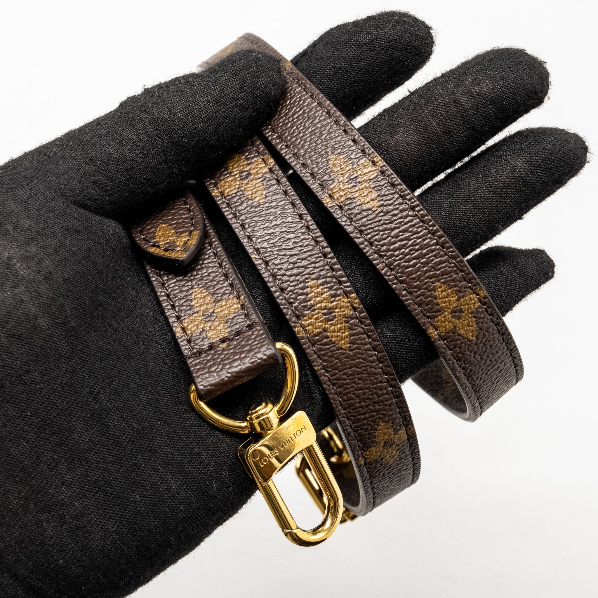 louis-vuitton-pochette-metis-monogram-canvas-ghw-27