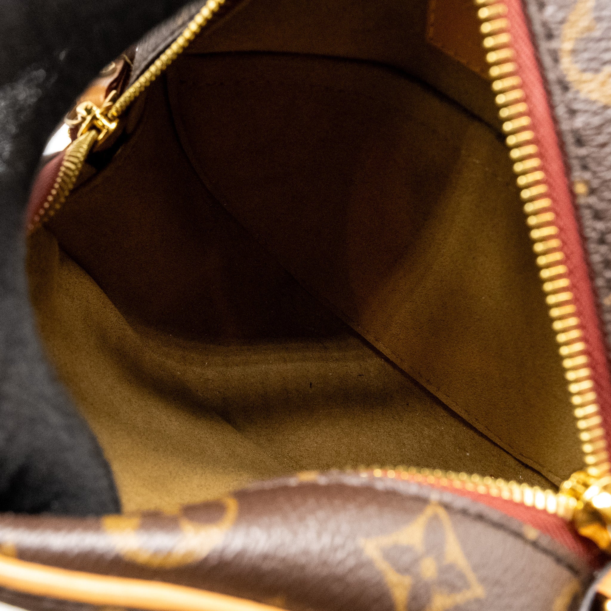 louis-vuitton-boite-chapeau-souple-pm-monogram-canvas-ghw-4